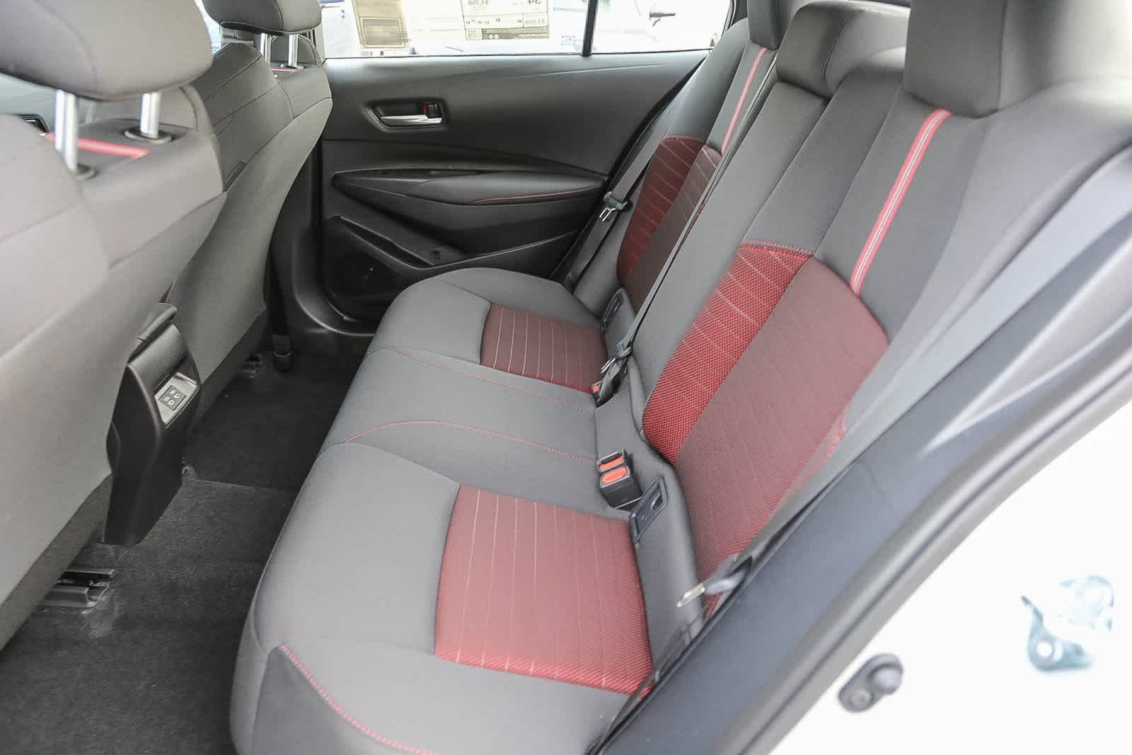 2025 Toyota Corolla SE 18