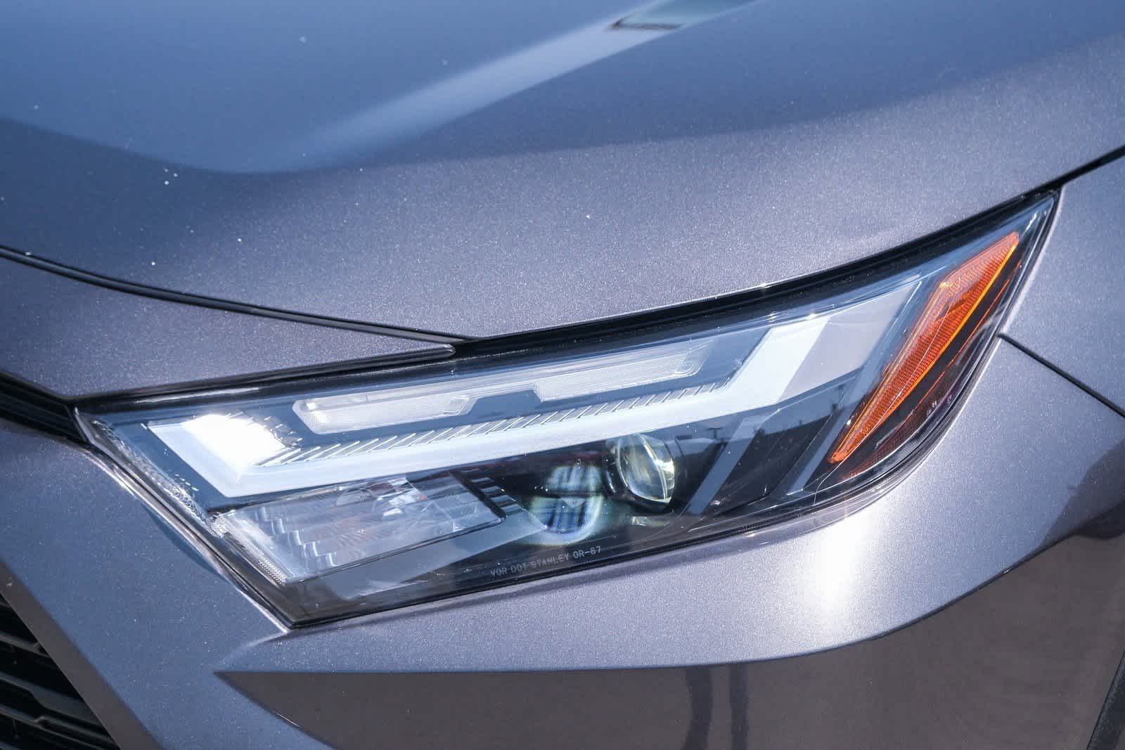 Thumbnail: 2022 Toyota RAV4 - 11
