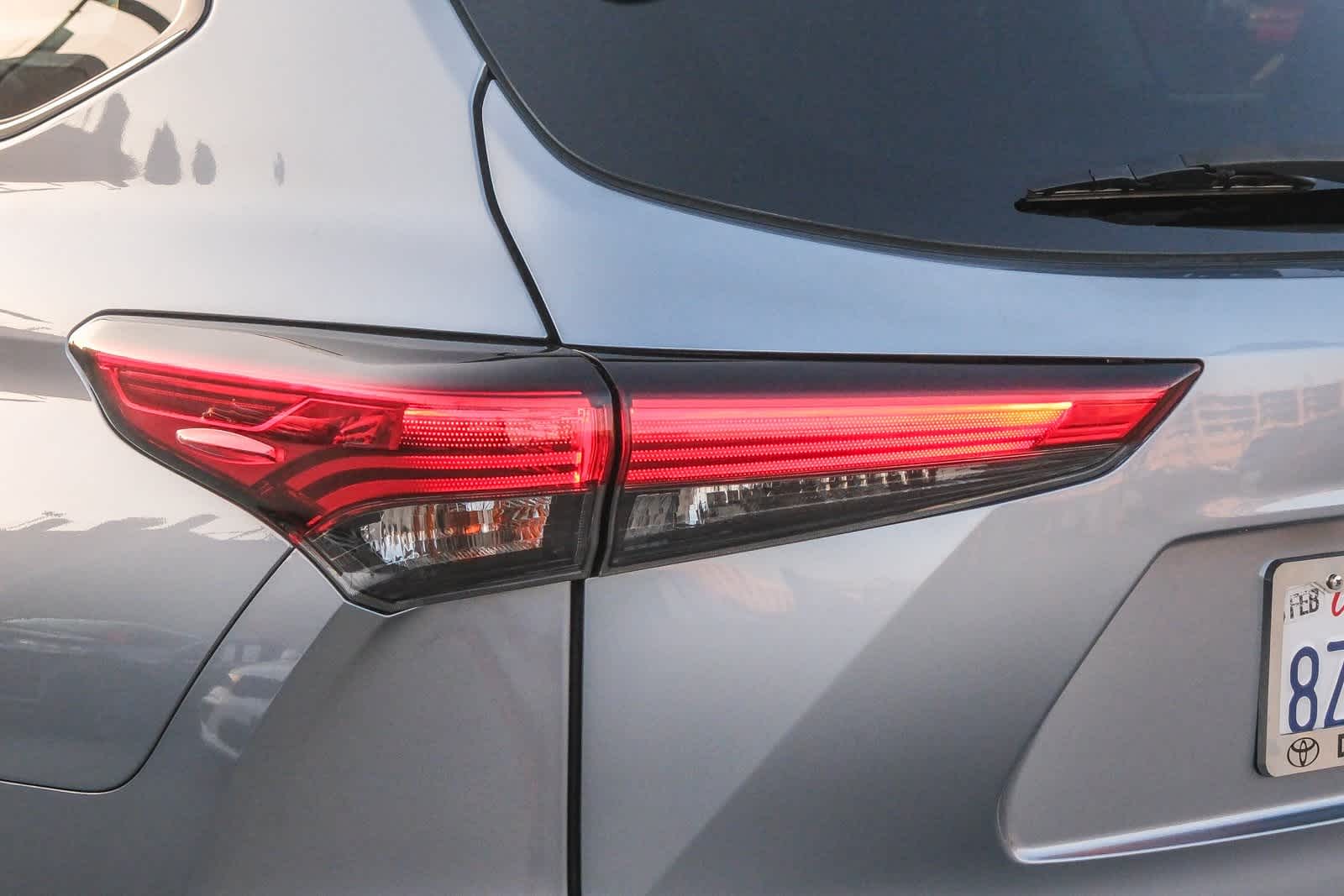 Thumbnail: 2022 Toyota Highlander - 7