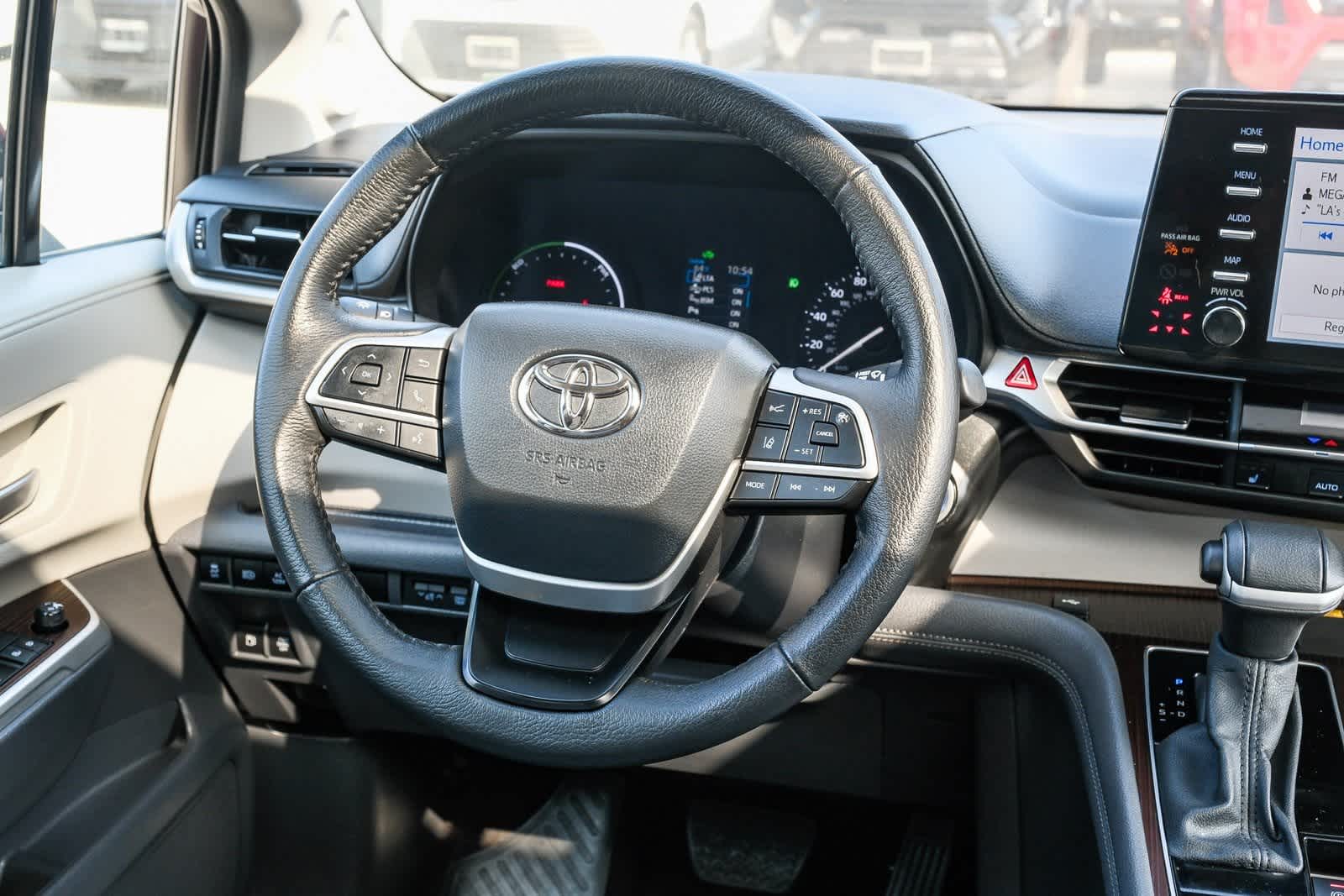 Thumbnail: 2024 Toyota Sienna - 17