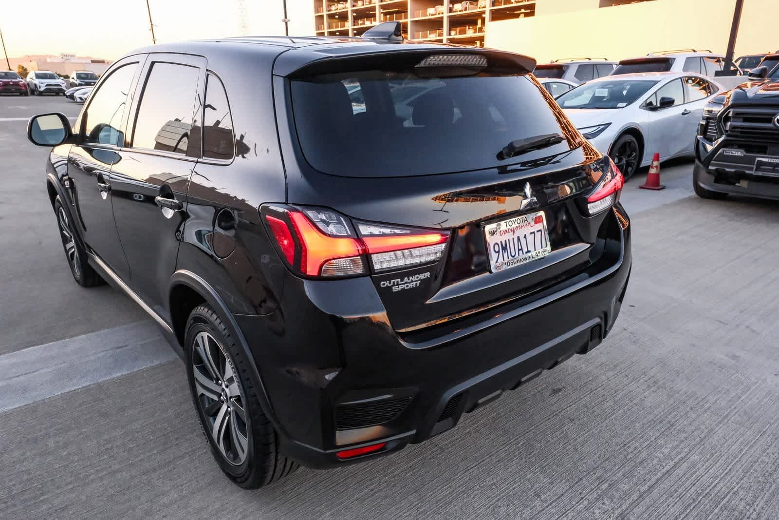 Thumbnail: 2023 Mitsubishi Outlander Sport - 9