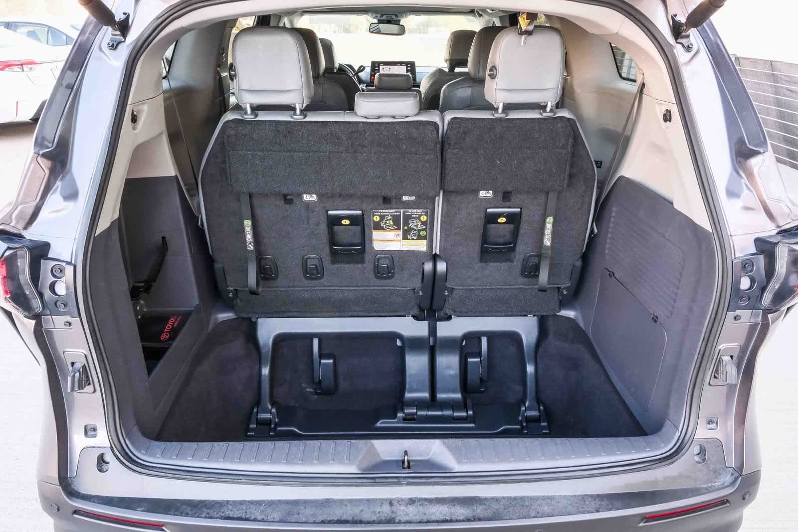 Thumbnail: 2023 Toyota Sienna - 27