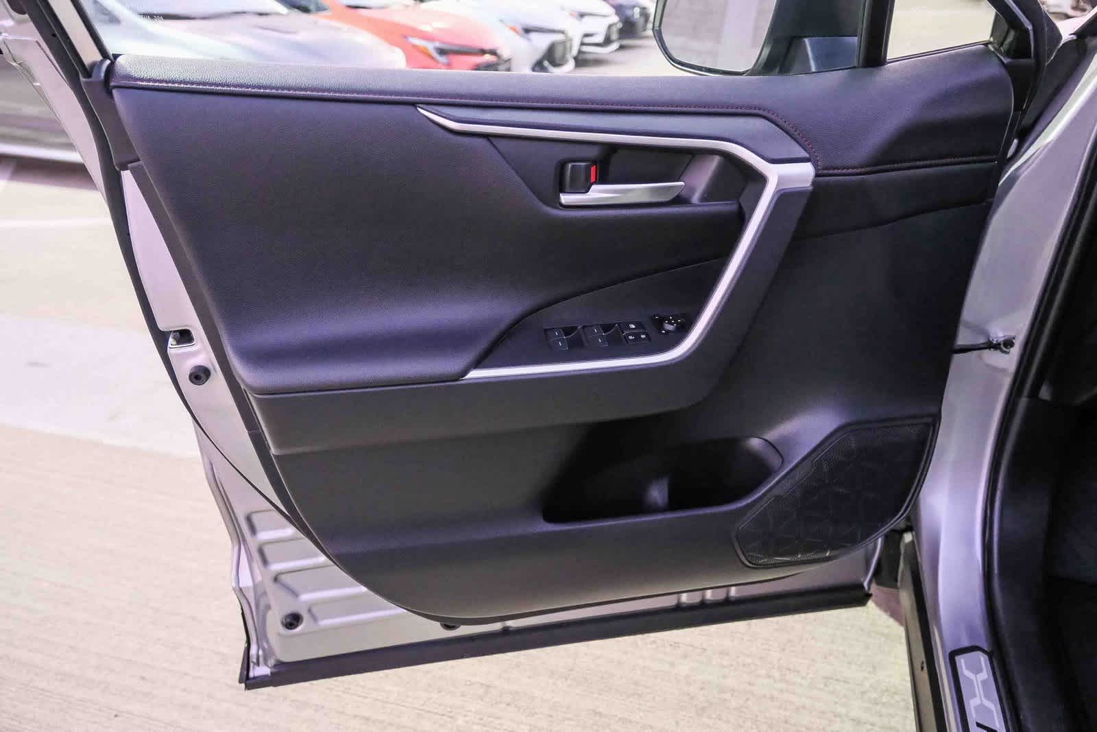 Thumbnail: 2024 Toyota RAV4 - 18