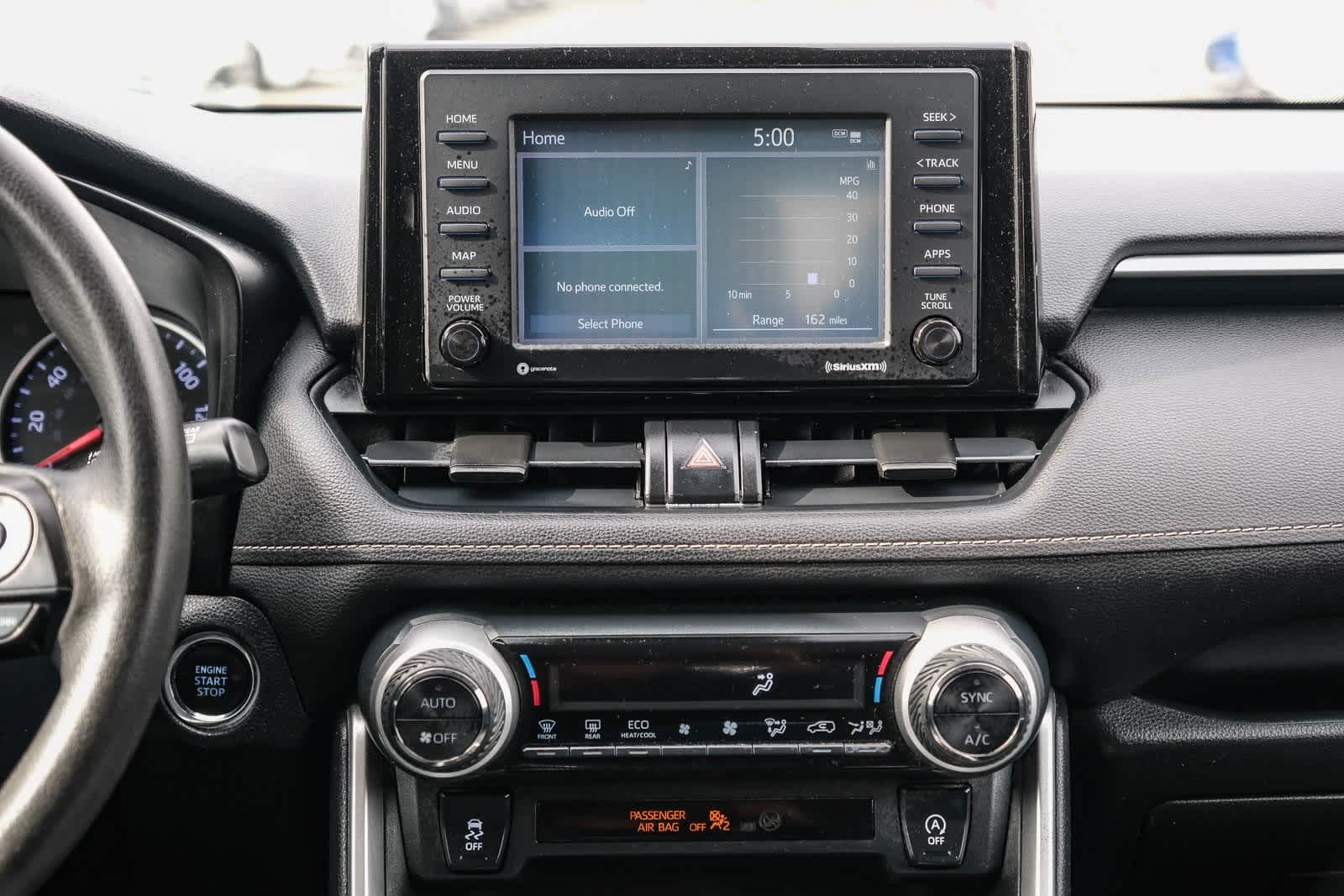 Thumbnail: 2020 Toyota RAV4 - 10