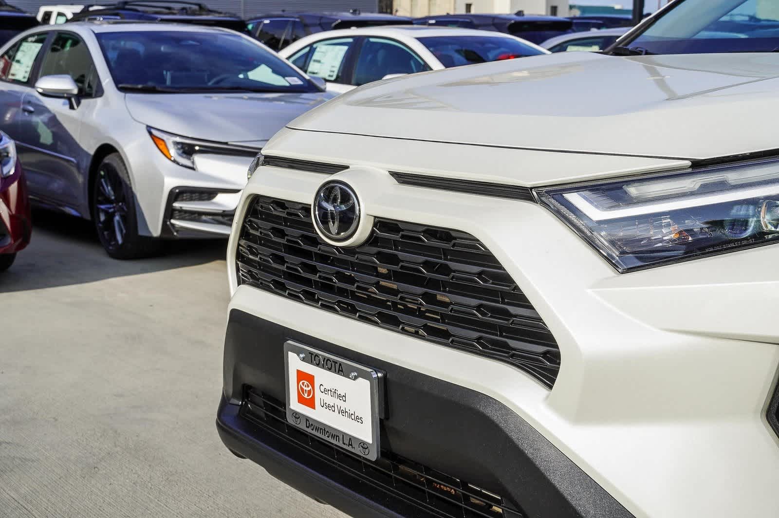 2022 Toyota RAV4 XLE Premium 12