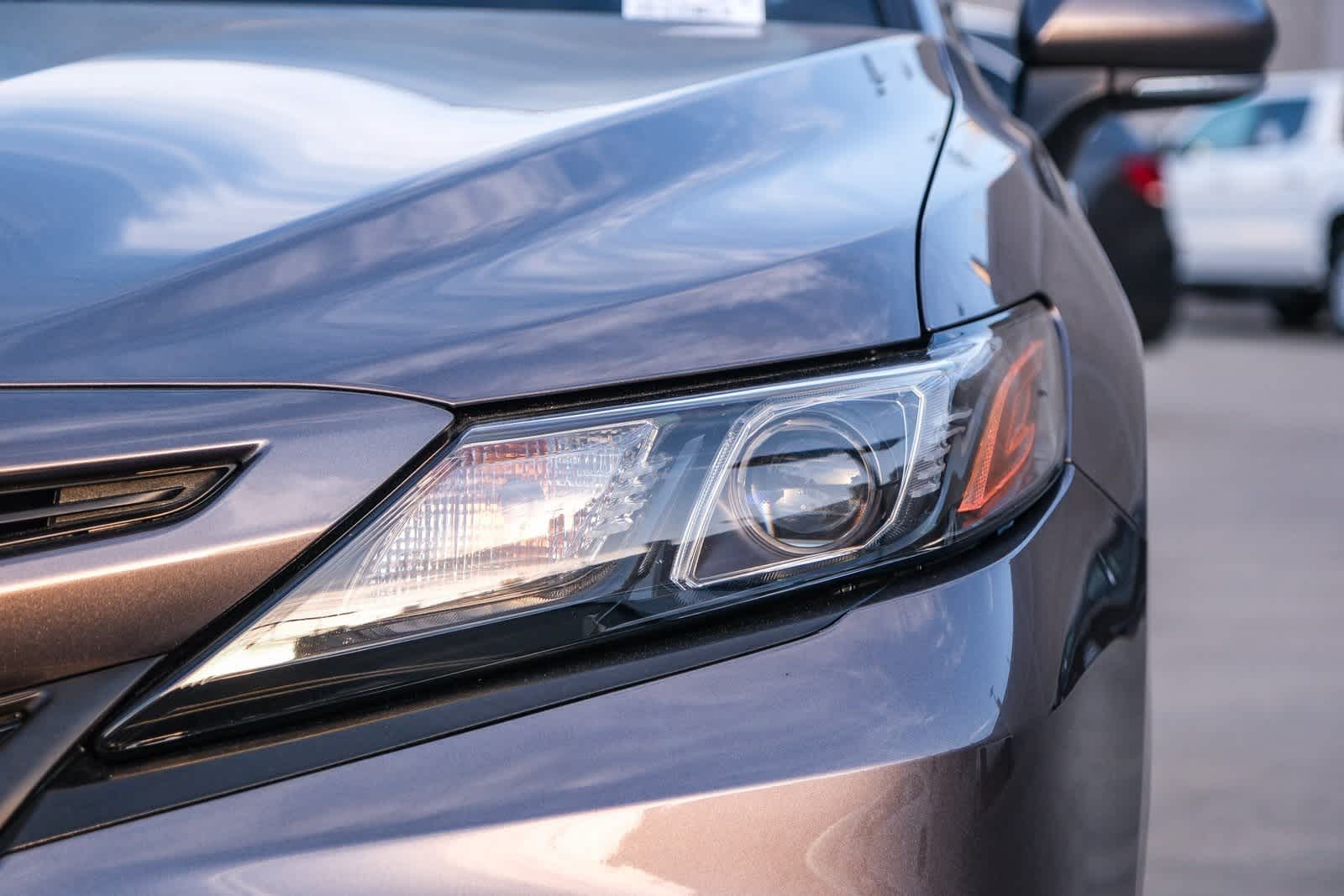 Thumbnail: 2022 Toyota Camry - 11