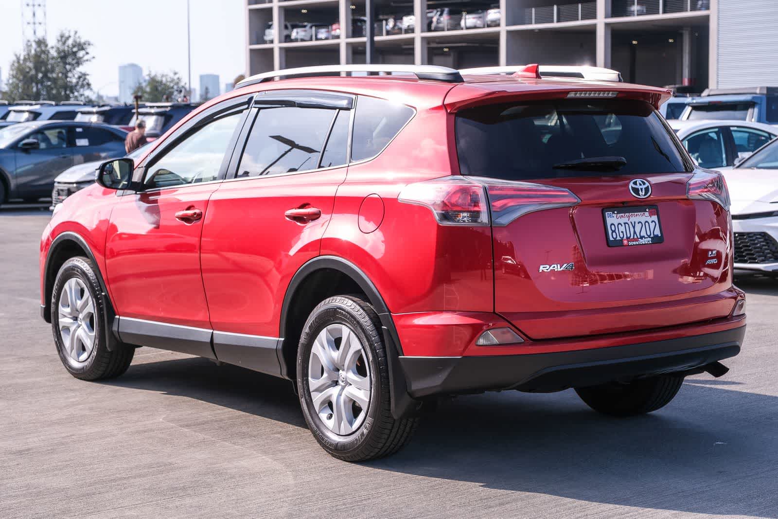 Thumbnail: 2016 Toyota RAV4 - 6