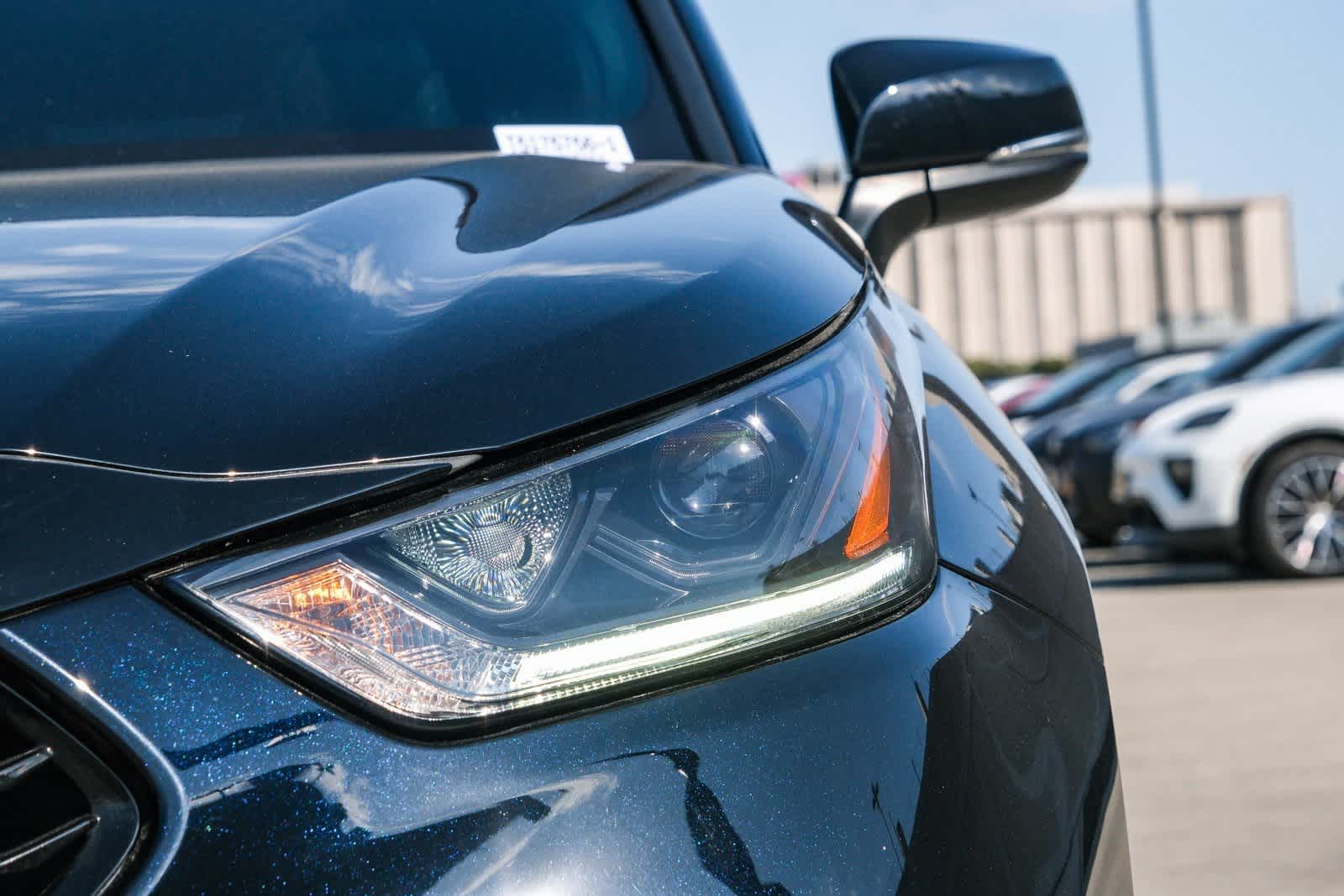 Thumbnail: 2021 Toyota Highlander - 11