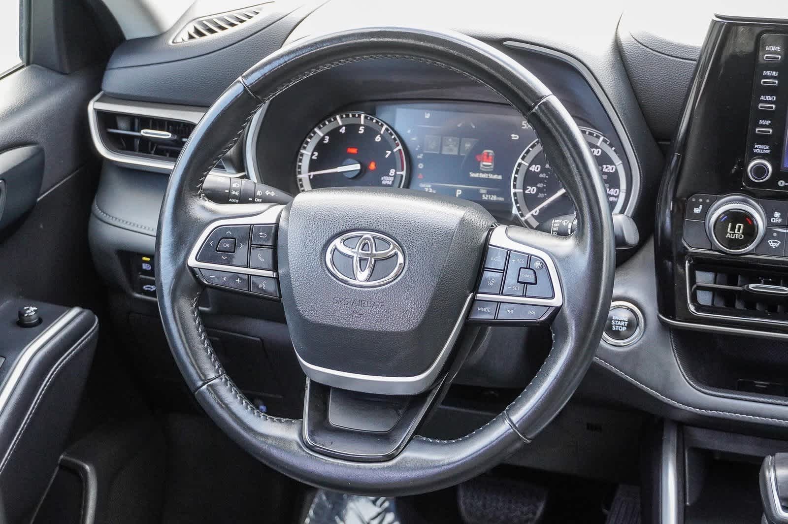 2022 Toyota Highlander XLE 16