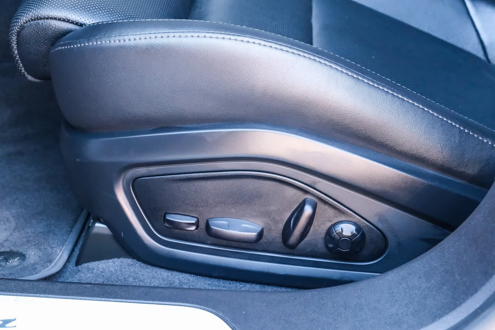 Thumbnail: 2025 Porsche Taycan - 23