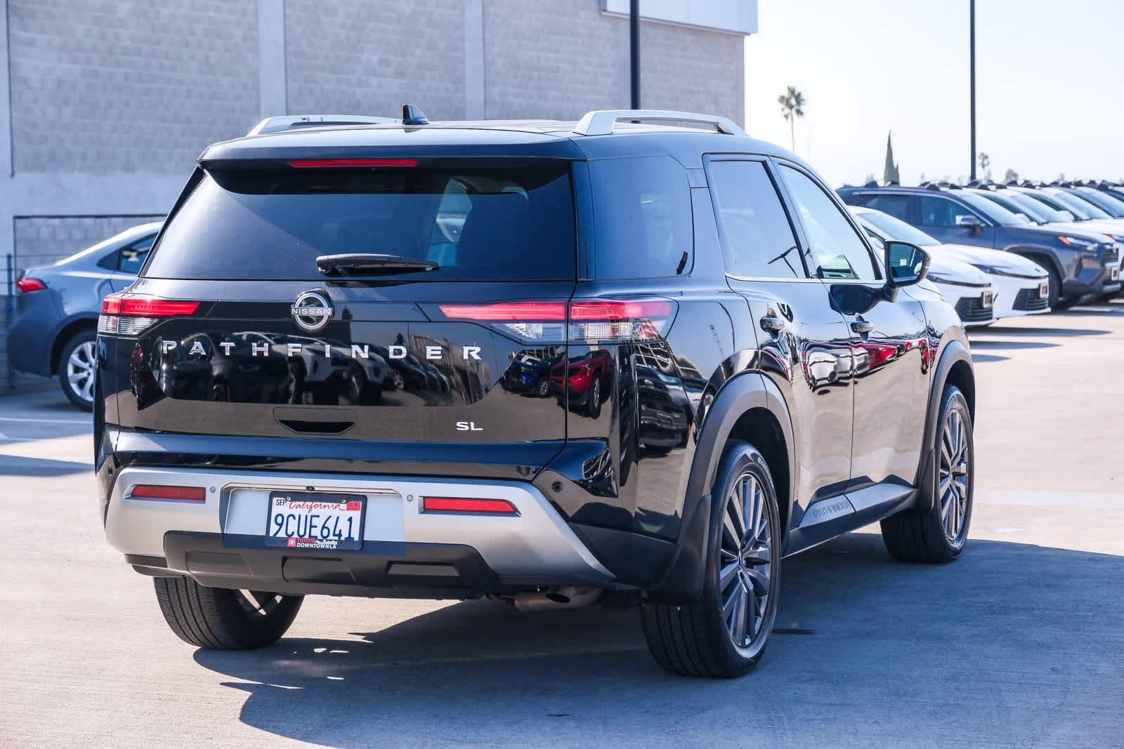 Thumbnail: 2022 Nissan Pathfinder - 4
