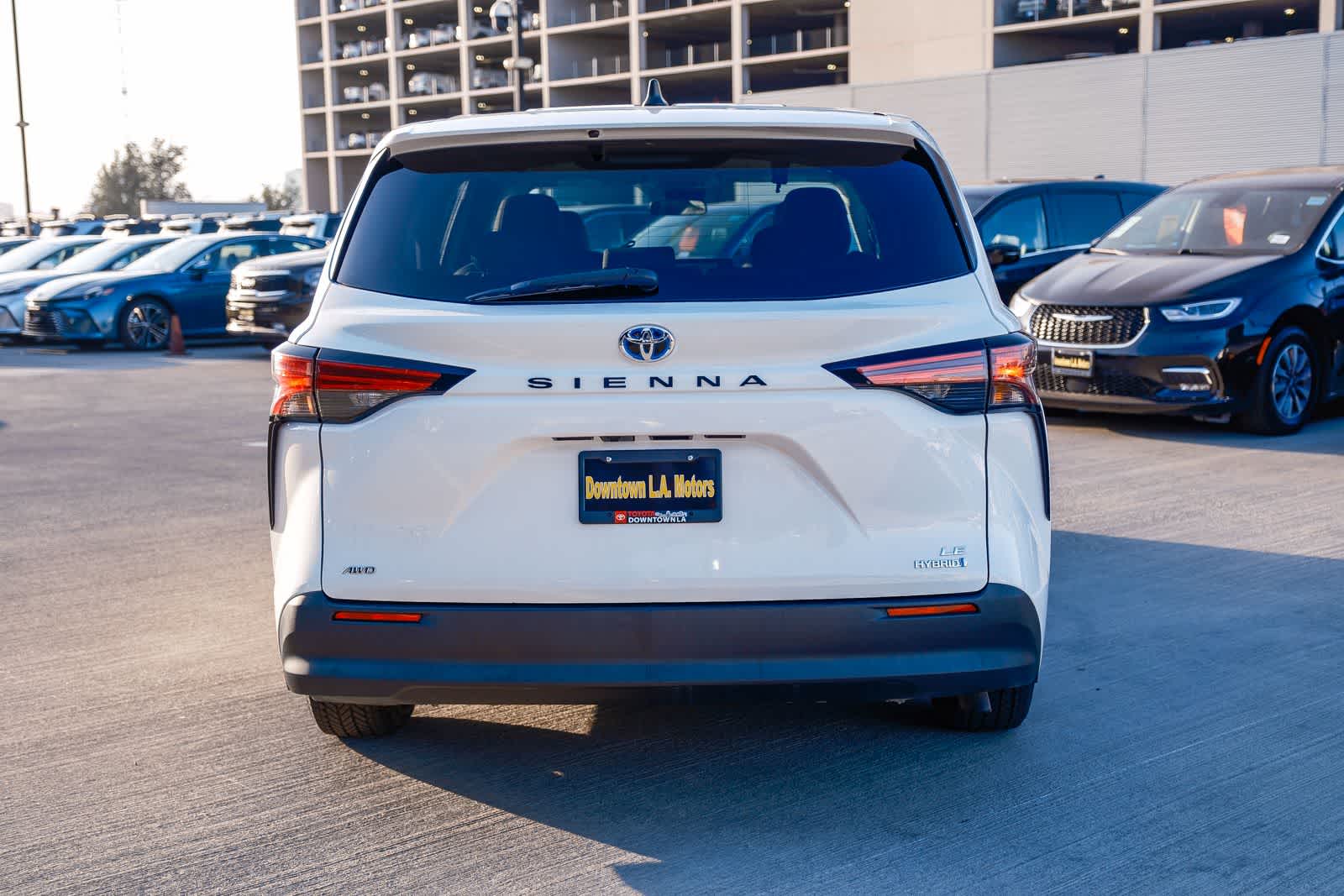 Thumbnail: 2021 Toyota Sienna - 5