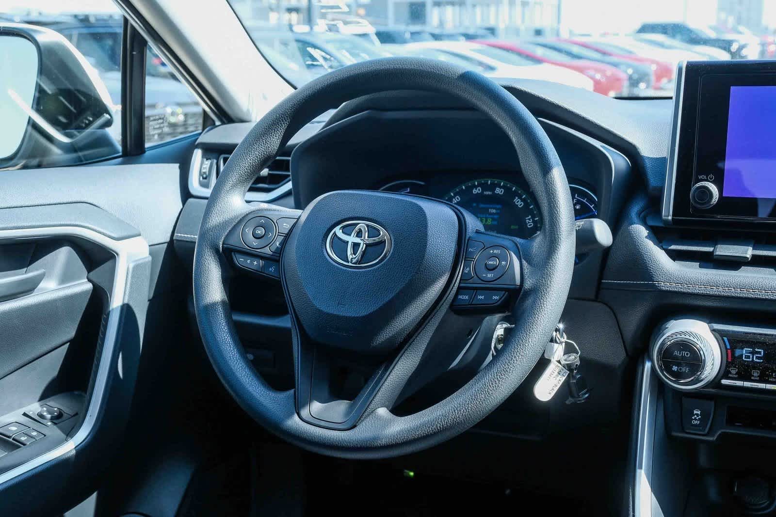 Thumbnail: 2025 Toyota RAV4 - 17