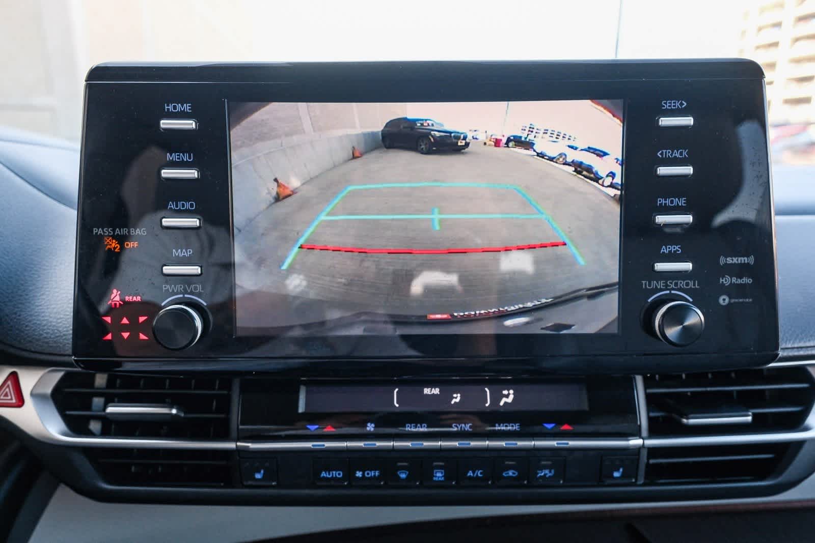 Thumbnail: 2022 Toyota Sienna - 26