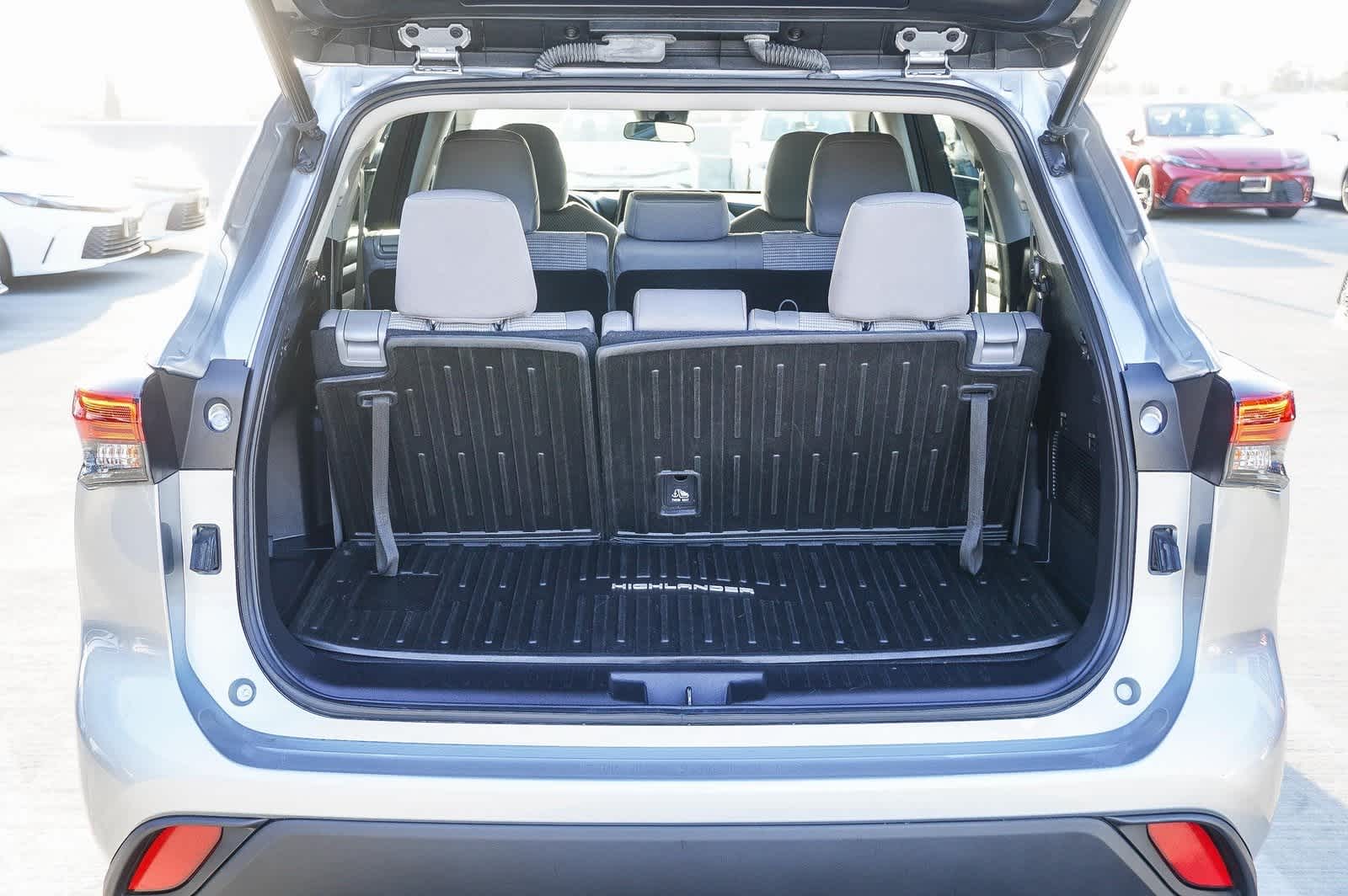 Thumbnail: 2021 Toyota Highlander - 26