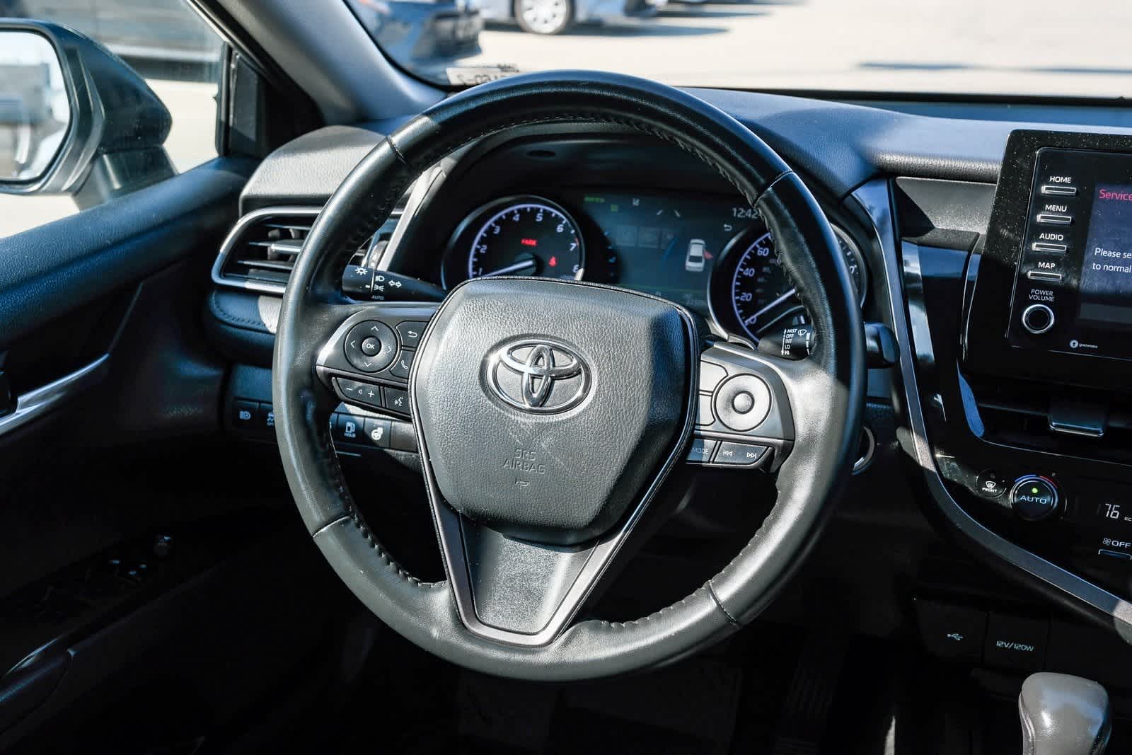 Thumbnail: 2023 Toyota Camry - 17