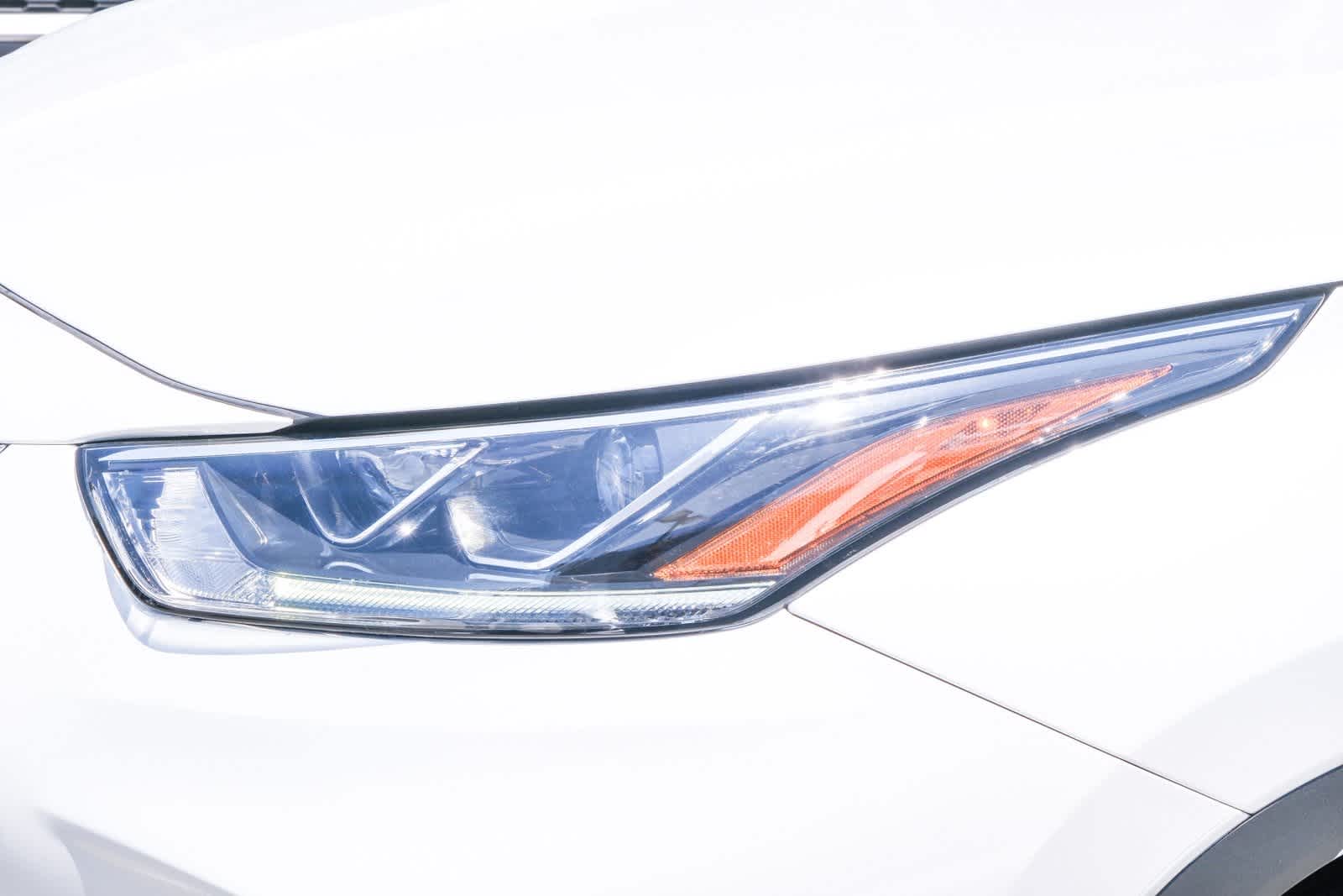 Thumbnail: 2022 Toyota Highlander - 9