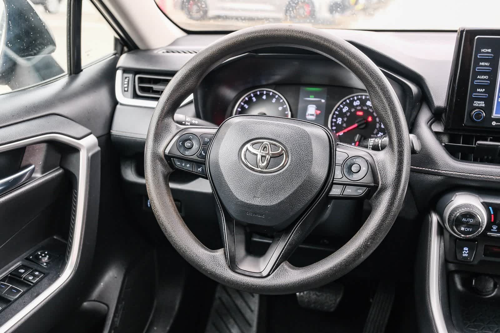 Thumbnail: 2022 Toyota RAV4 - 16