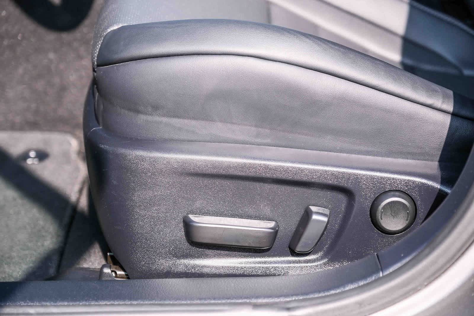 Thumbnail: 2022 Lexus IS - 24