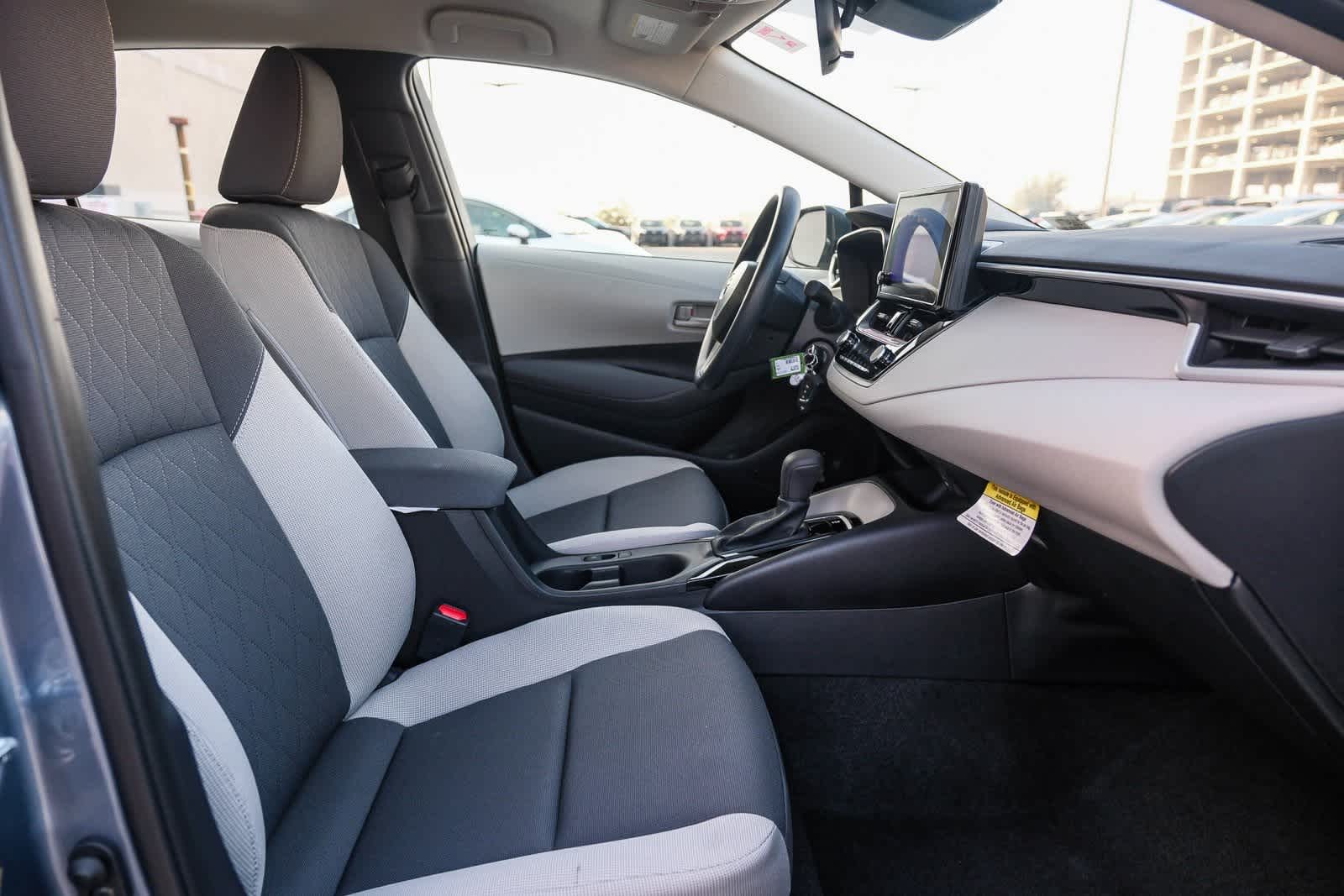 Thumbnail: 2025 Toyota Corolla - 18