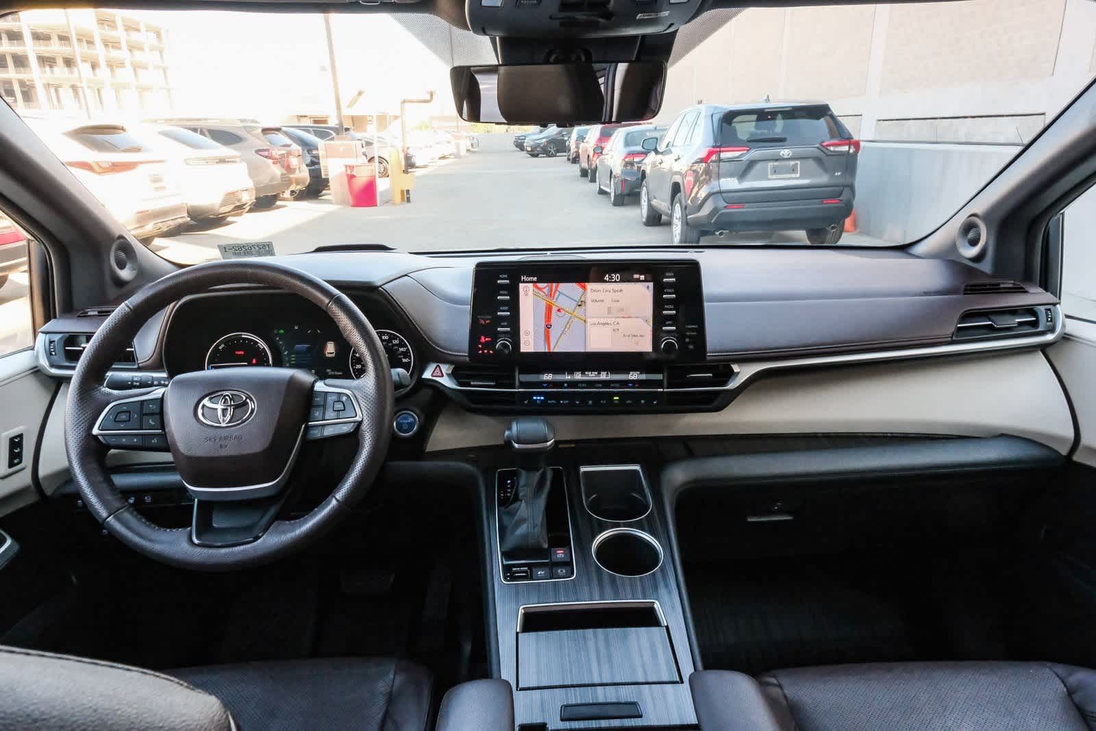 Thumbnail: 2022 Toyota Sienna - 13
