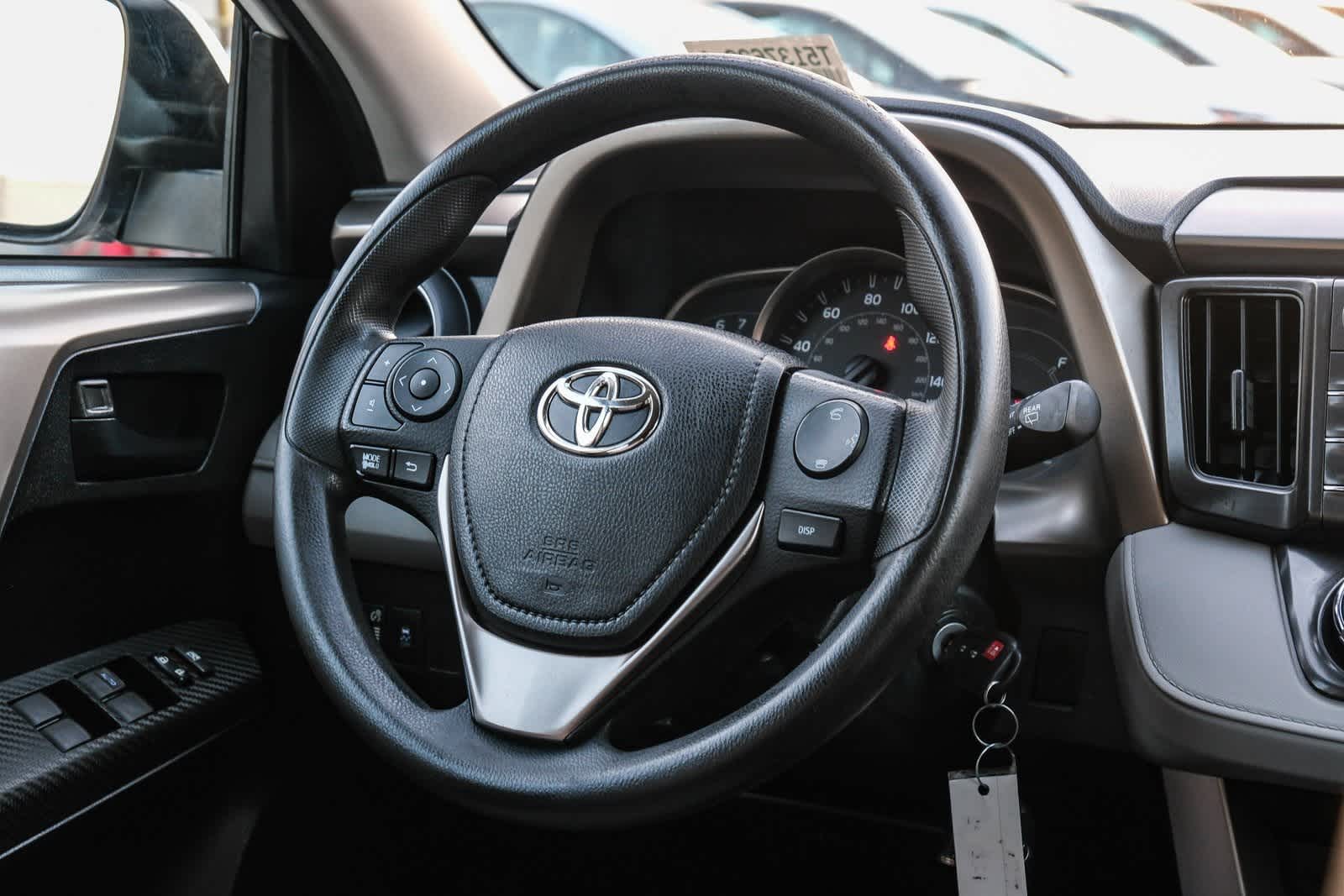 Thumbnail: 2015 Toyota RAV4 - 17