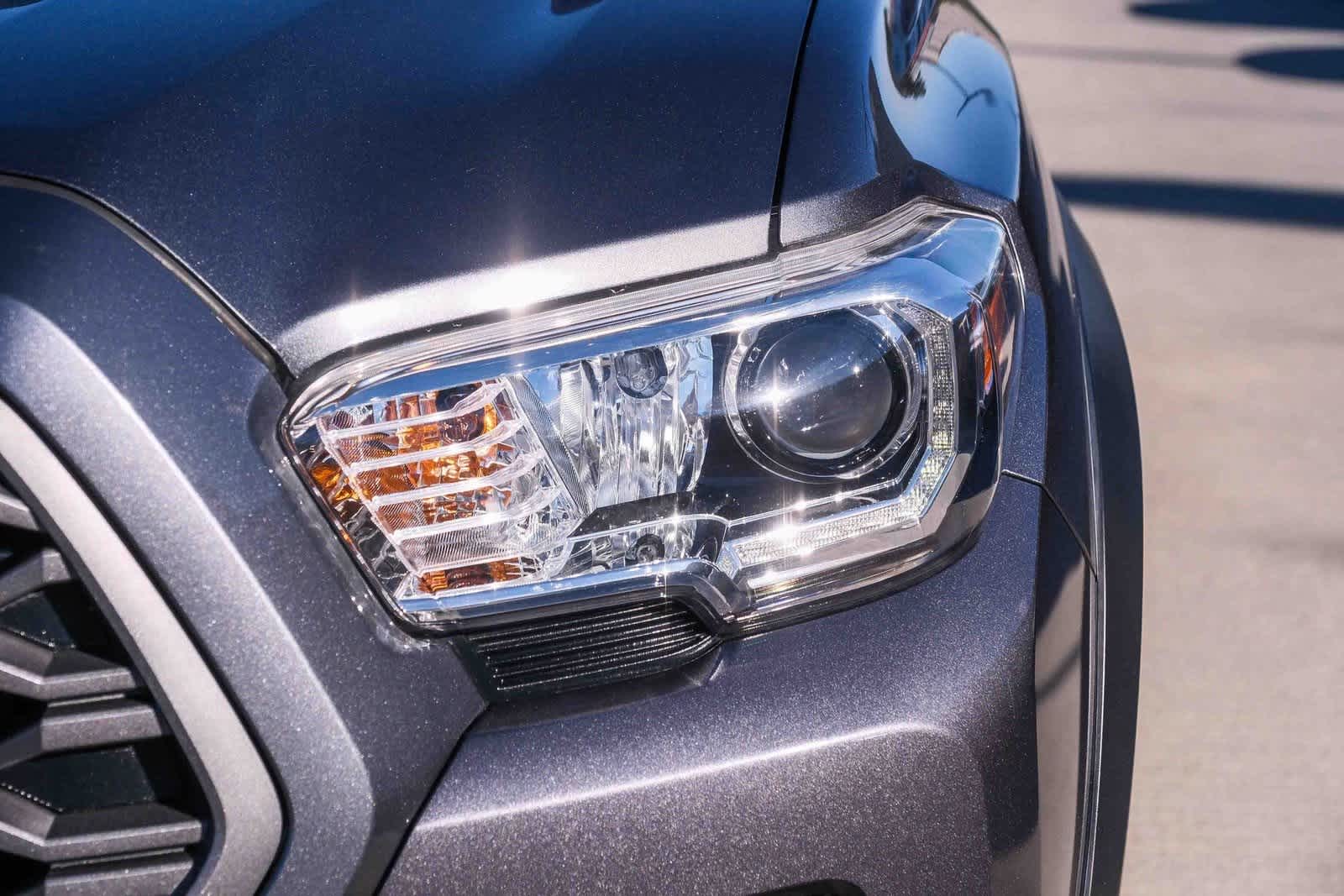 Thumbnail: 2021 Toyota Tacoma - 11