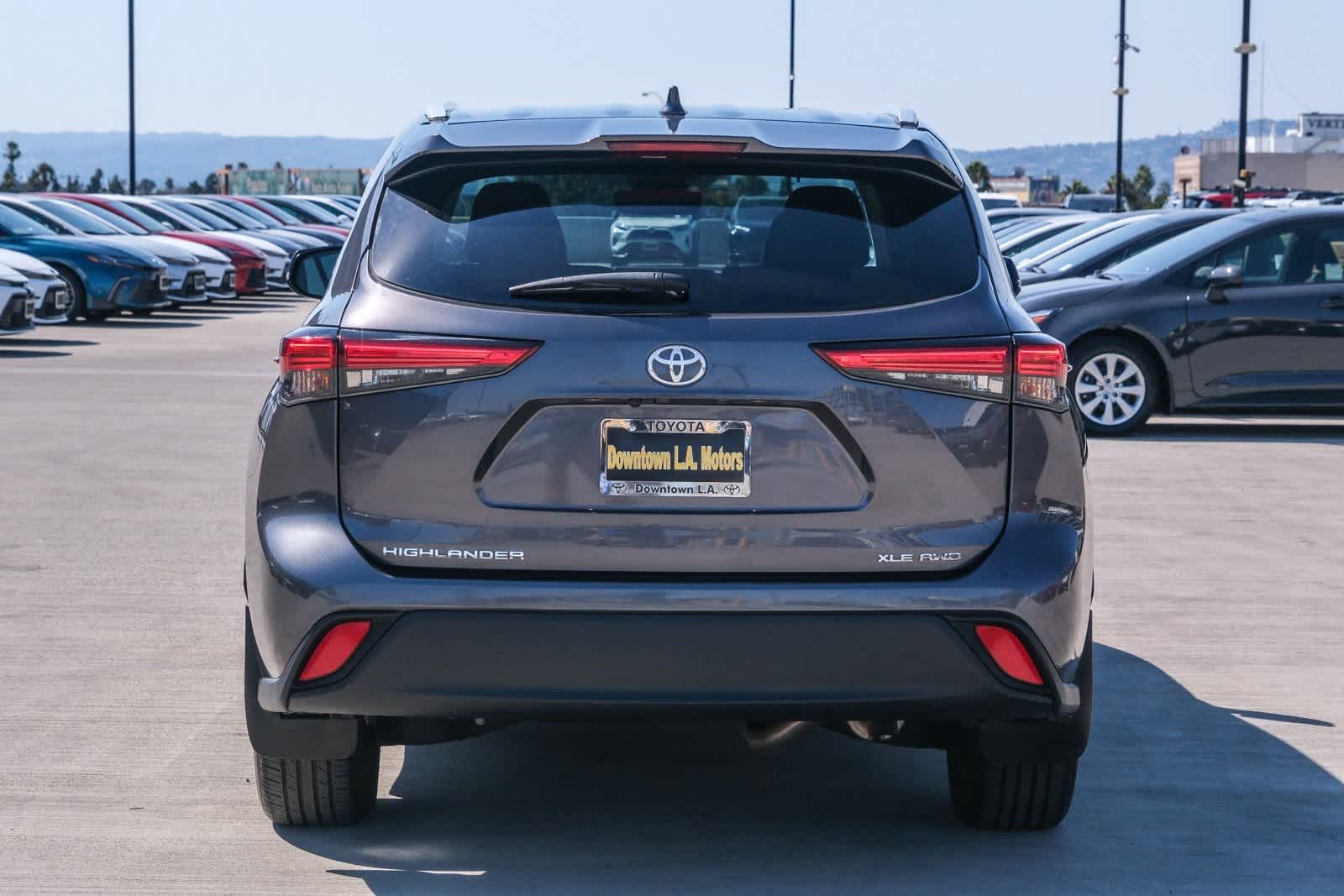 Thumbnail: 2022 Toyota Highlander - 5
