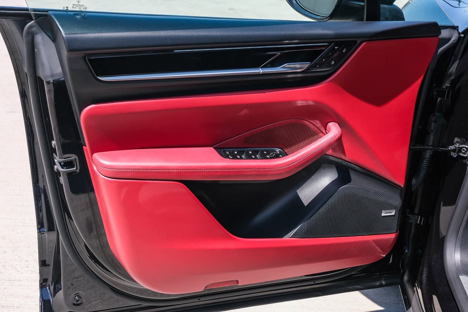 Thumbnail: 2024 Porsche Macan - 21