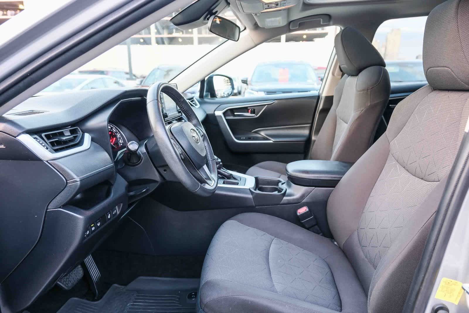 Thumbnail: 2021 Toyota RAV4 - 20