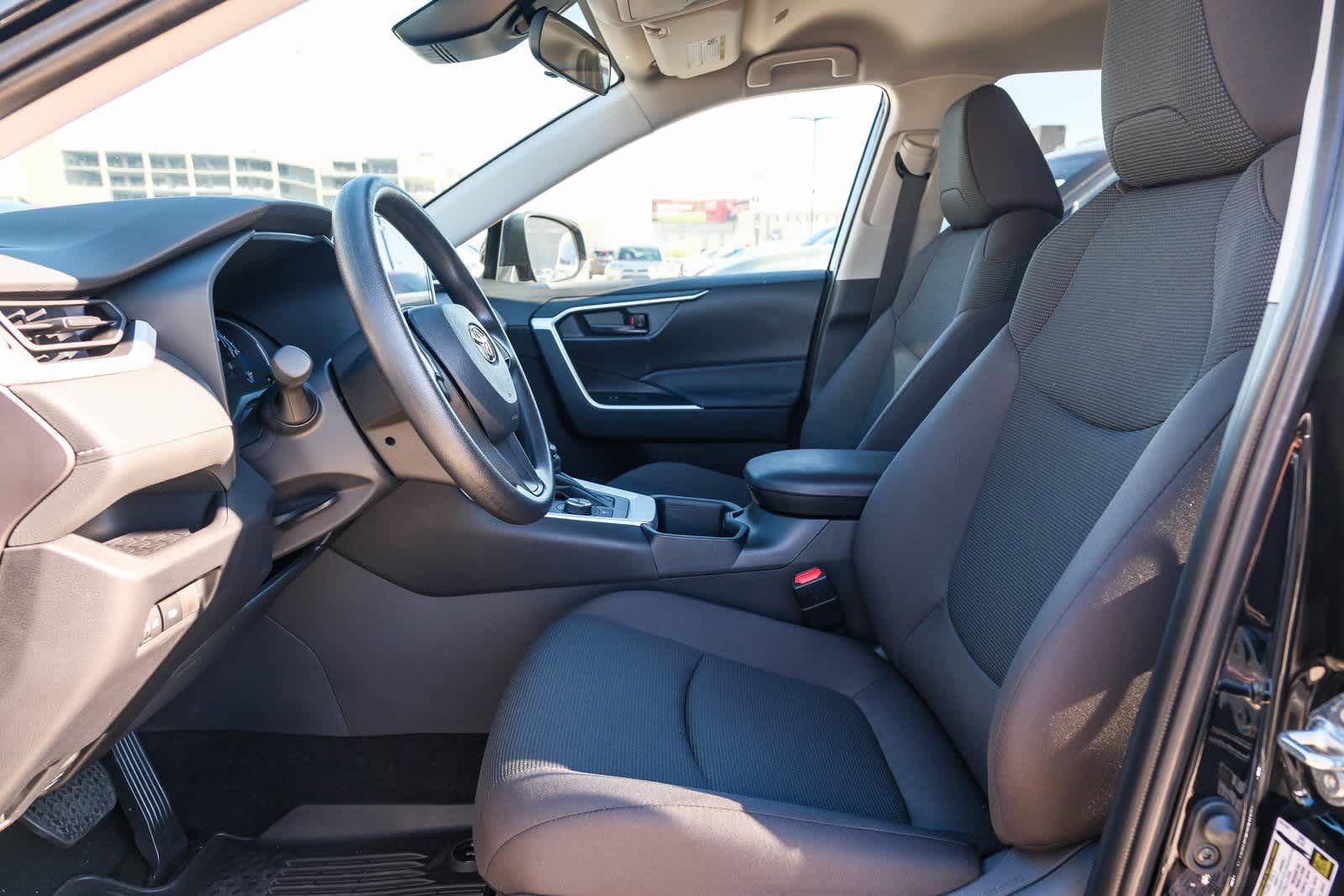 Thumbnail: 2025 Toyota RAV4 - 20