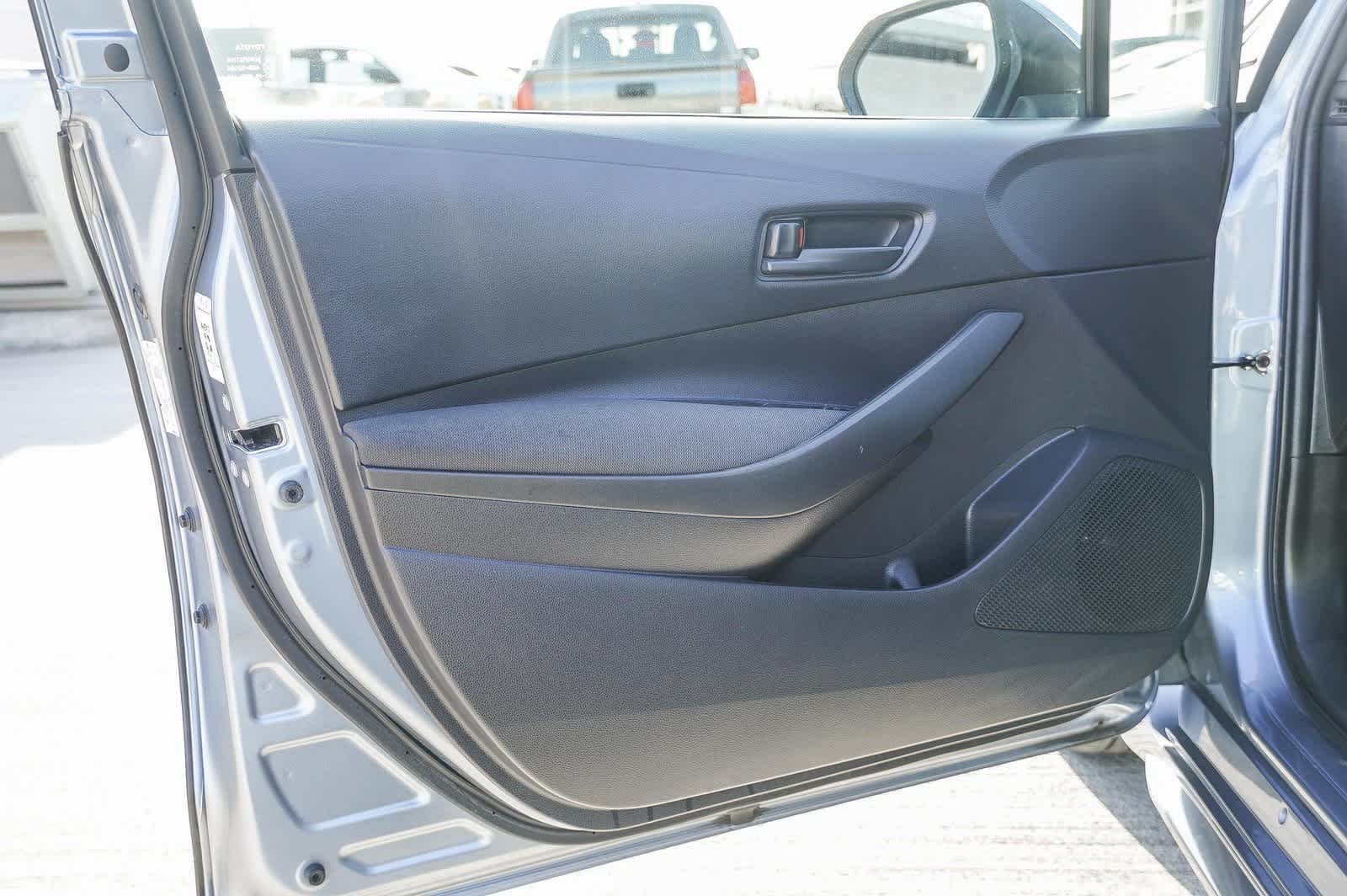 2022 Toyota Corolla LE 20