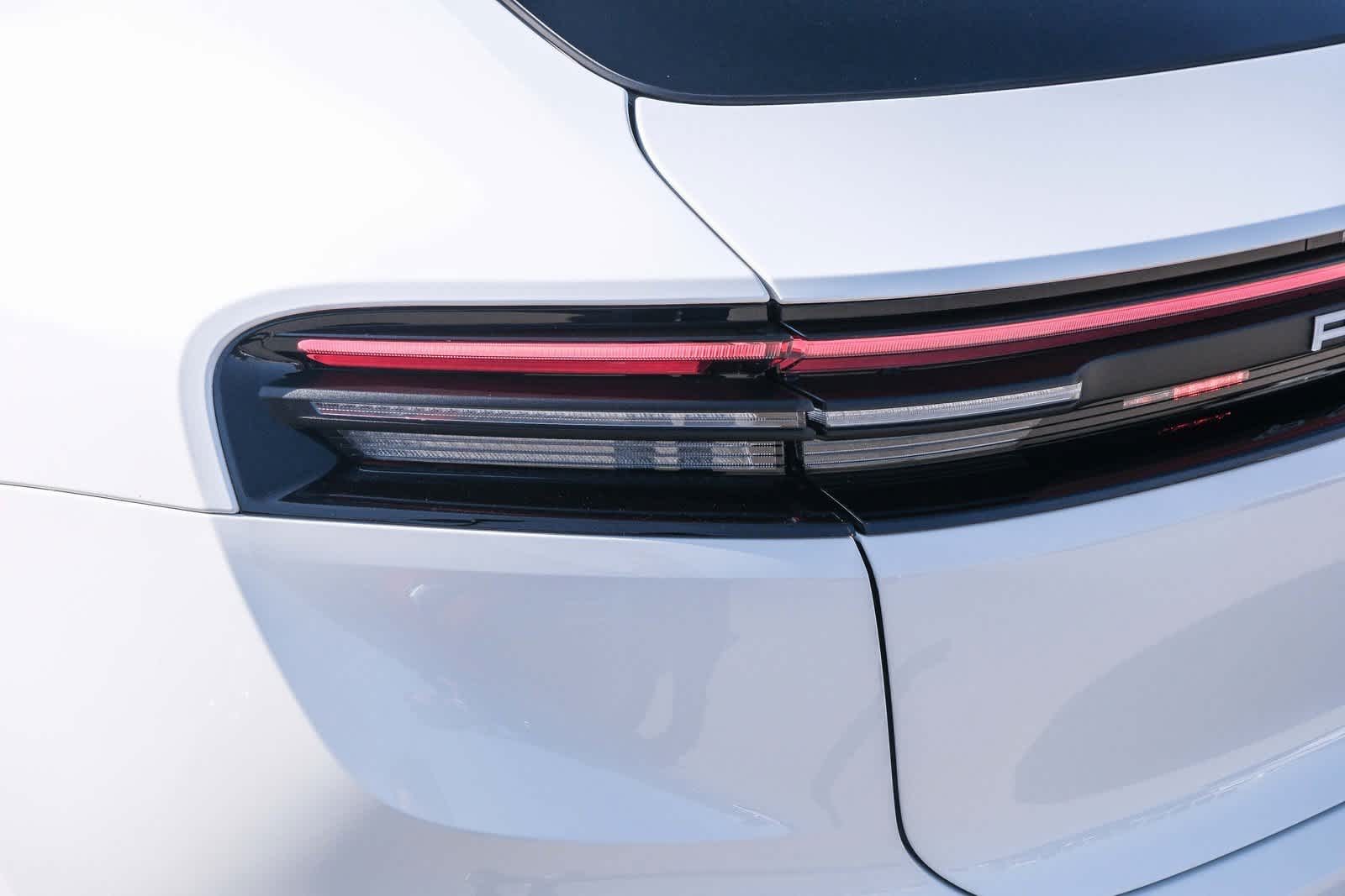 Thumbnail: 2024 Porsche Macan - 7