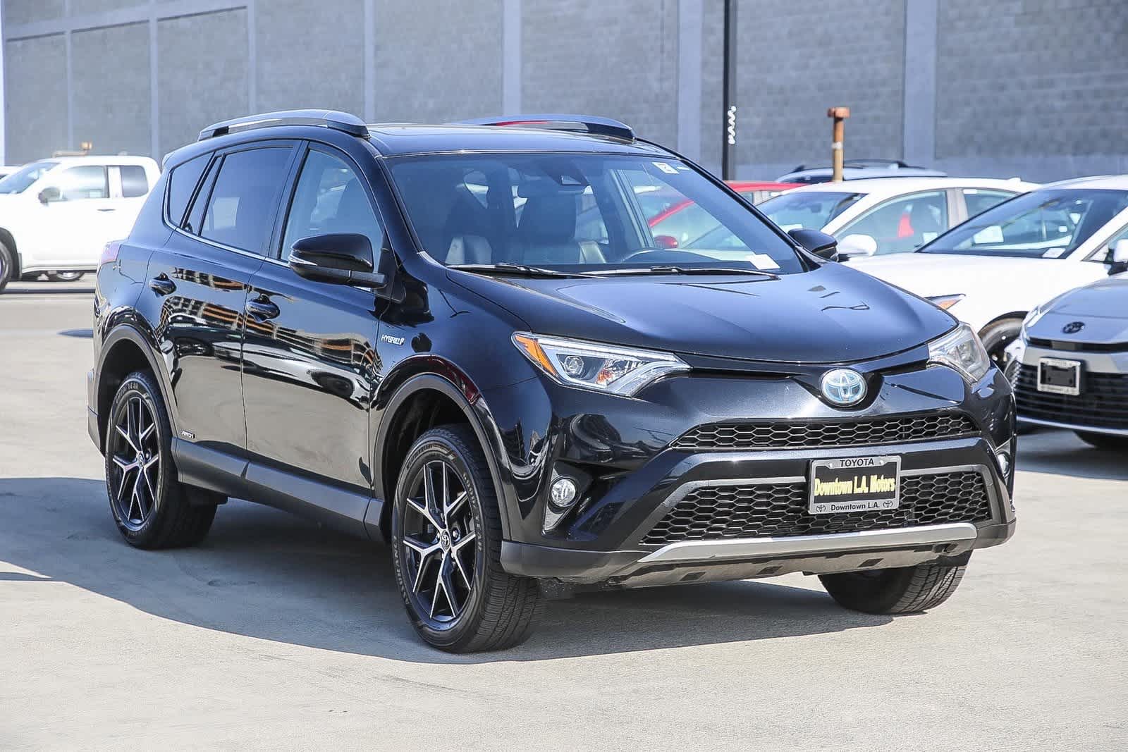 Thumbnail: 2018 Toyota RAV4 - 3
