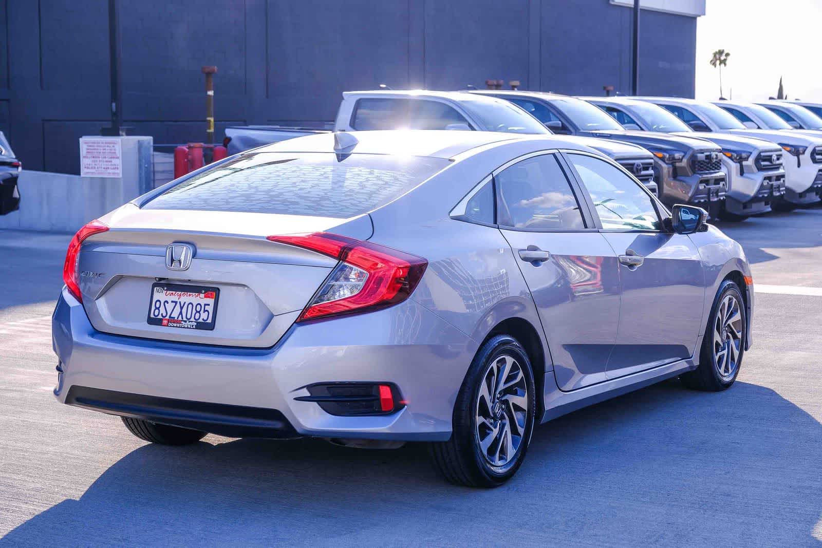 Thumbnail: 2017 Honda Civic - 4