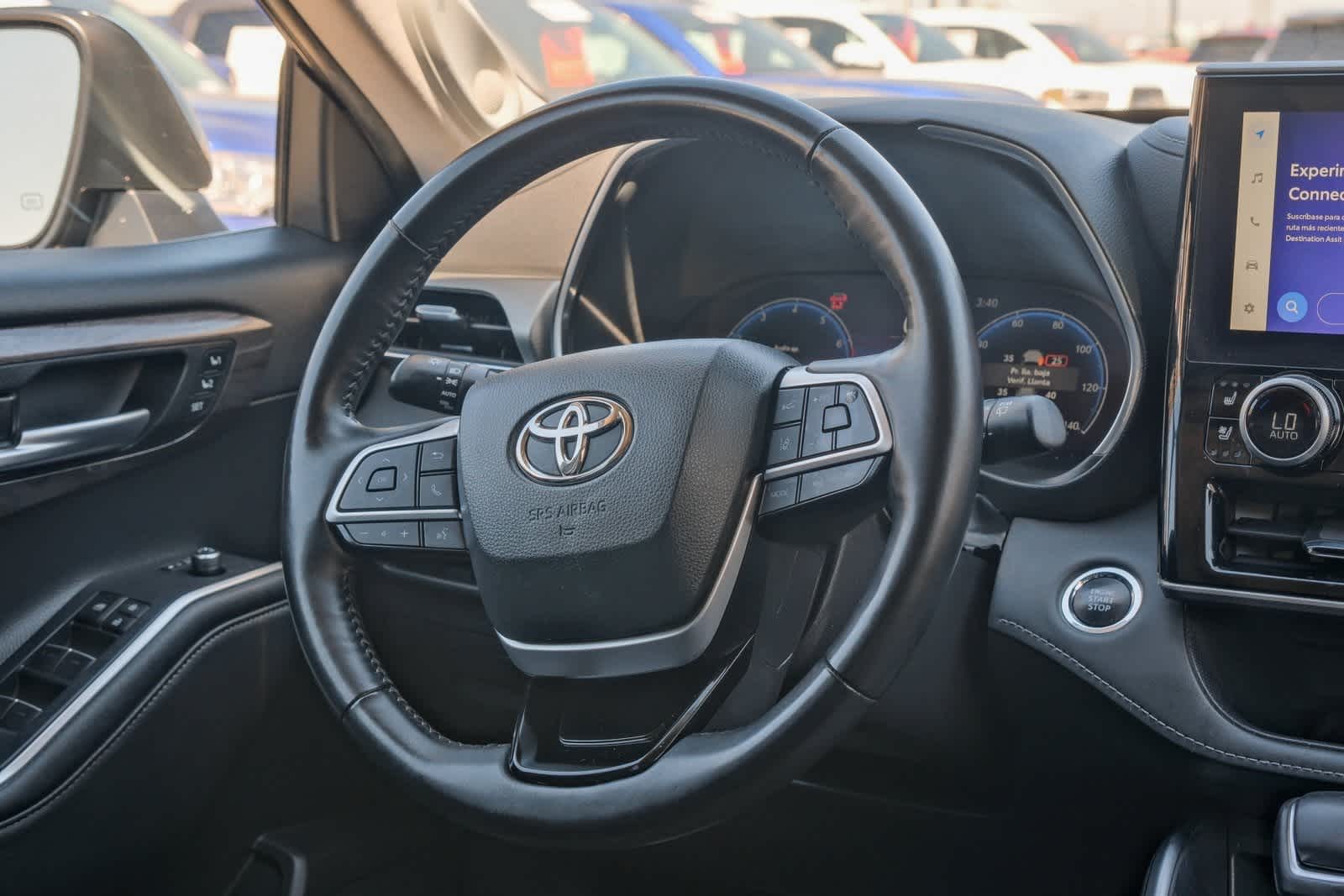 Thumbnail: 2023 Toyota Highlander - 14