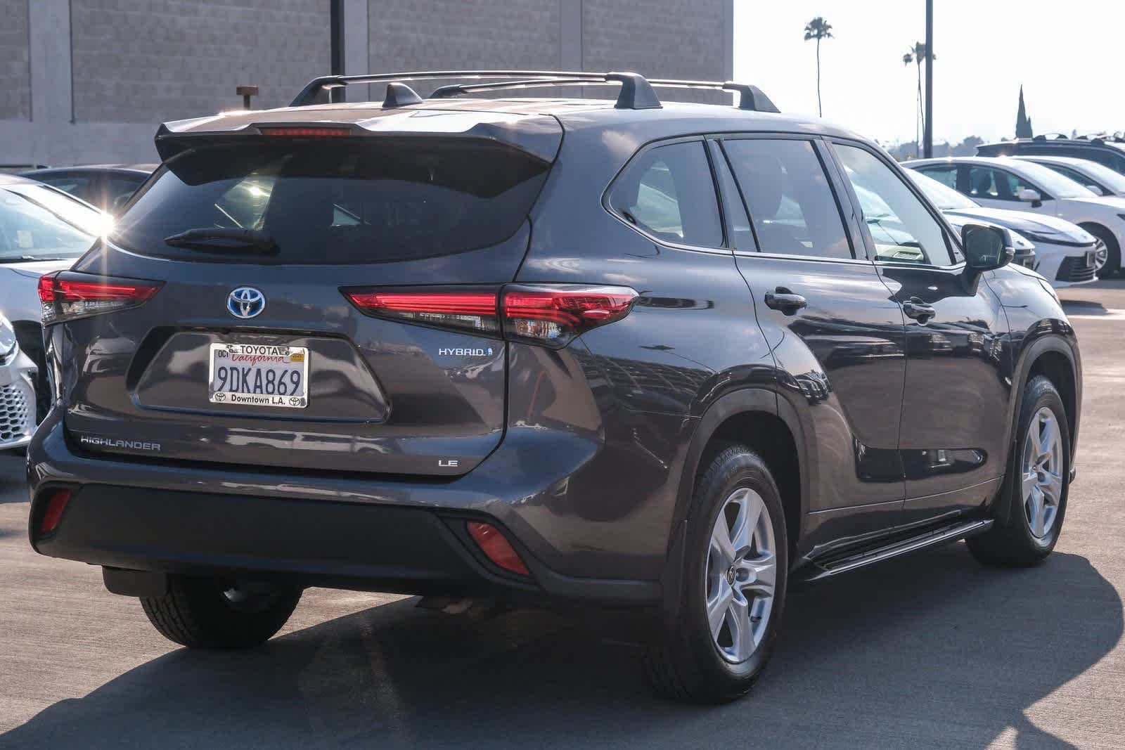Thumbnail: 2022 Toyota Highlander - 4