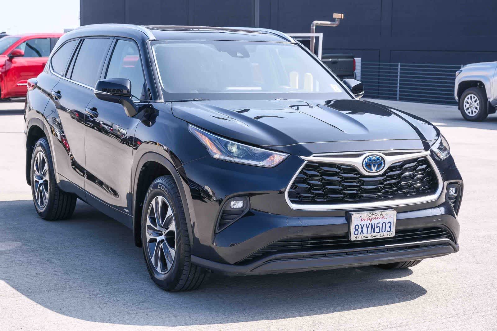 Thumbnail: 2021 Toyota Highlander - 3