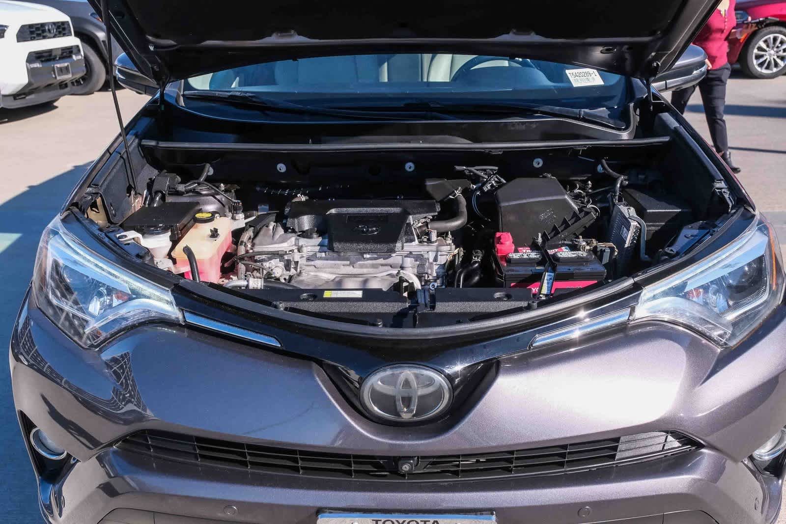 Thumbnail: 2017 Toyota RAV4 - 28