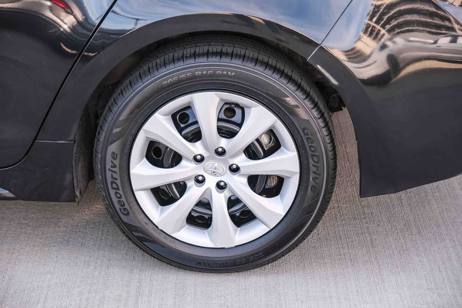 Thumbnail: 2022 Toyota Corolla - 9