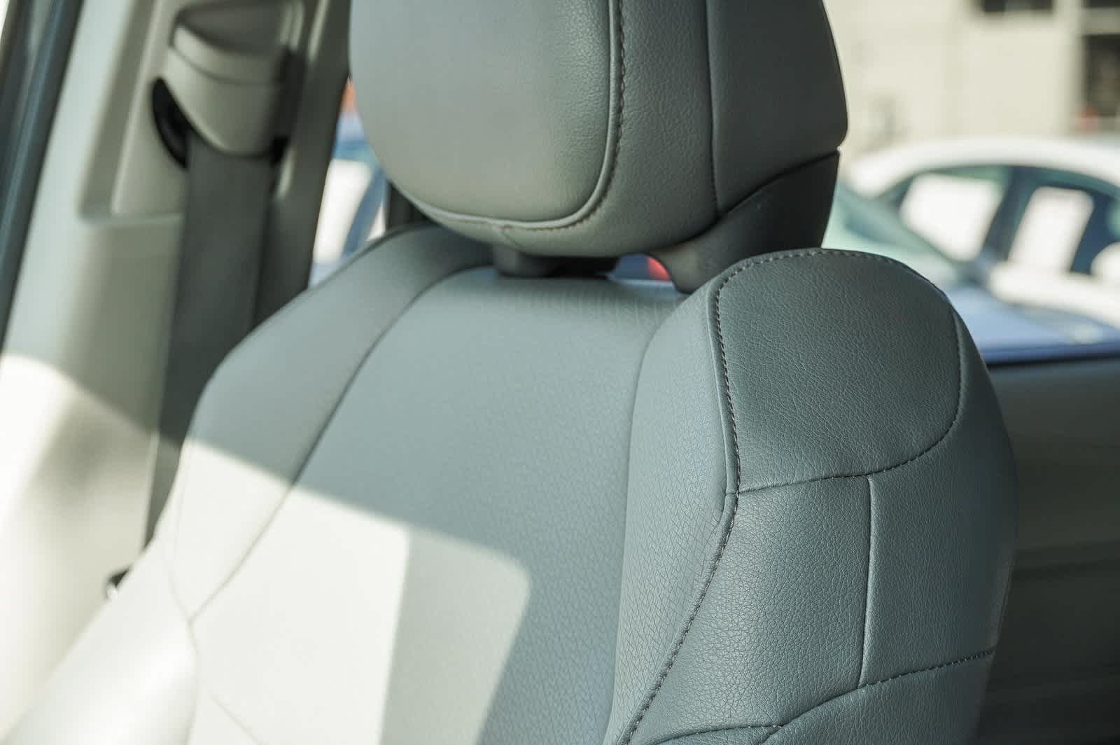 2023 Toyota Sienna XLE 24