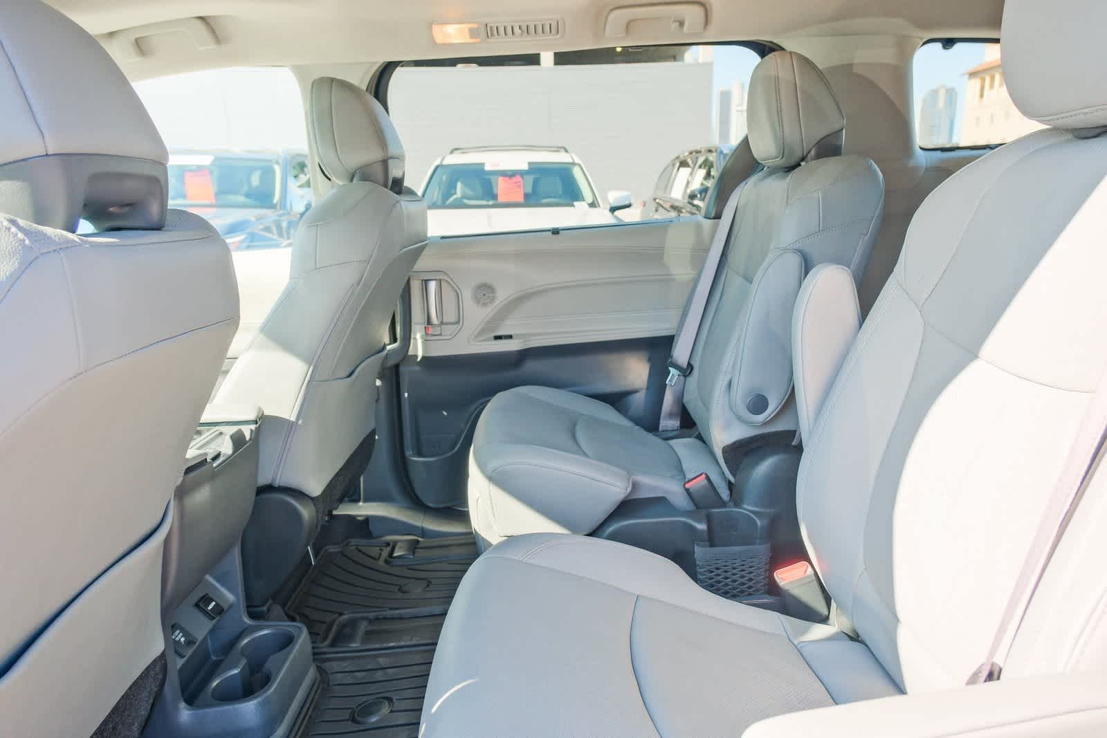 Thumbnail: 2024 Toyota Sienna - 19