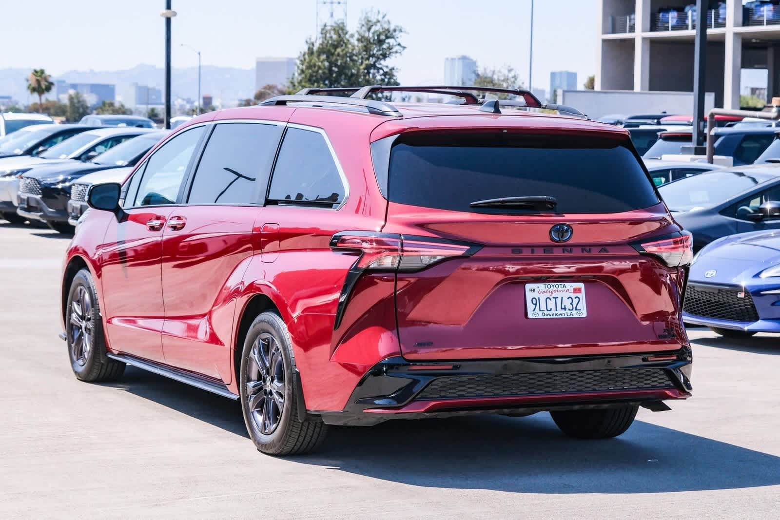 Thumbnail: 2024 Toyota Sienna - 6