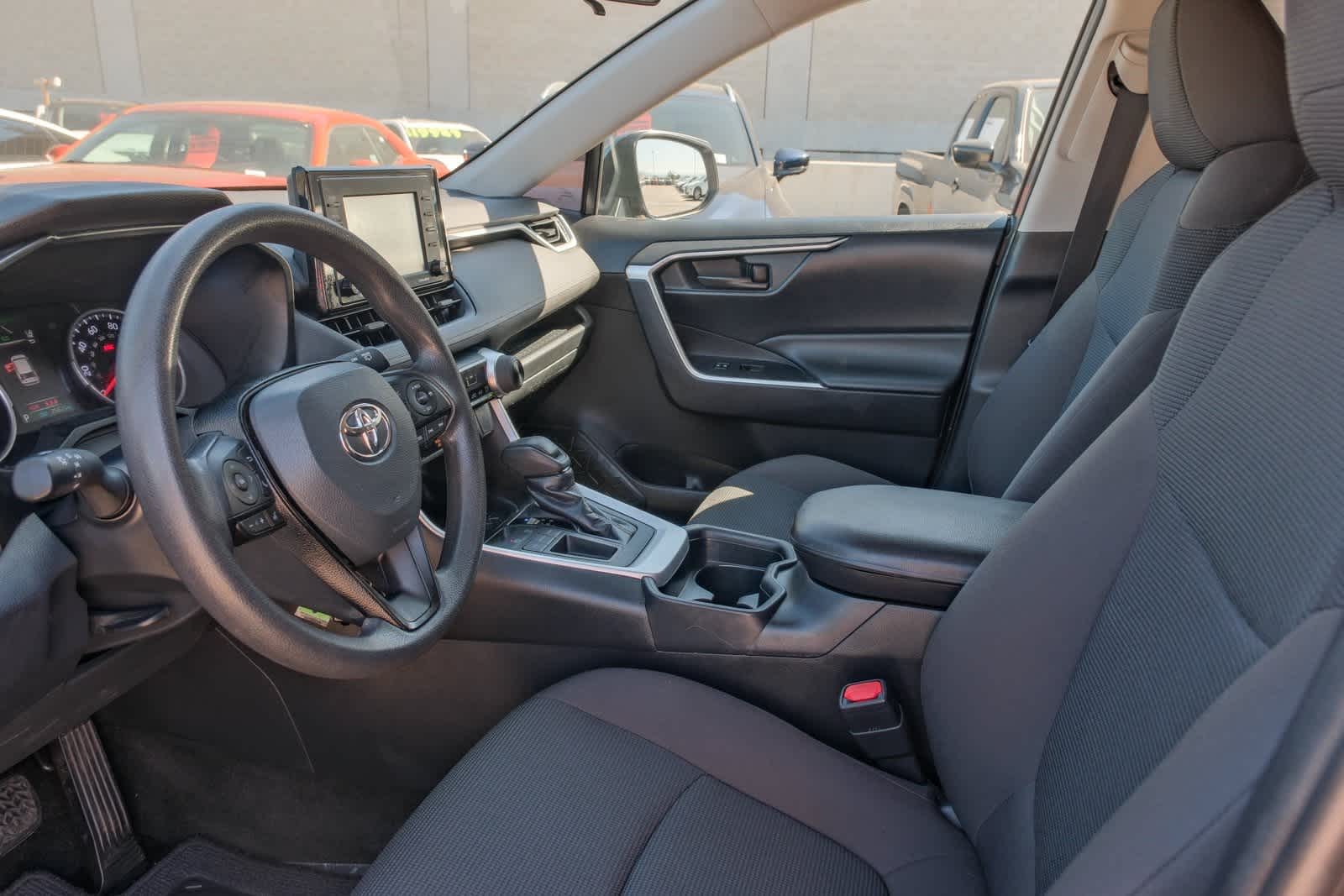 Thumbnail: 2020 Toyota RAV4 - 18