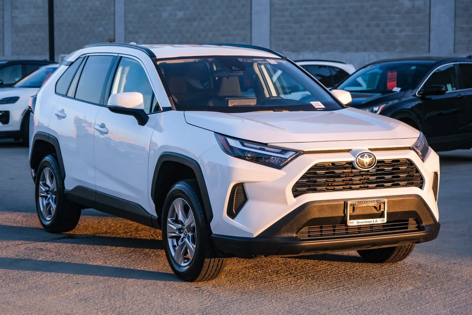 Thumbnail: 2022 Toyota RAV4 - 3