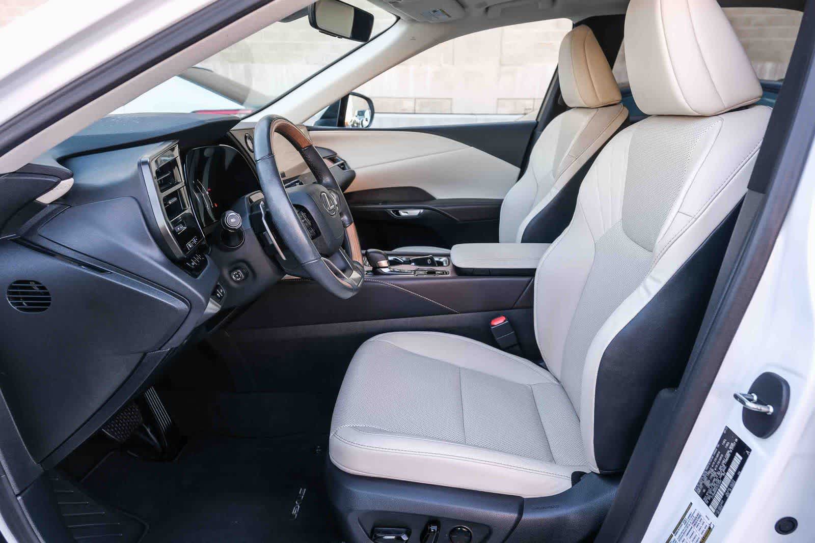 Thumbnail: 2024 Lexus RX - 19