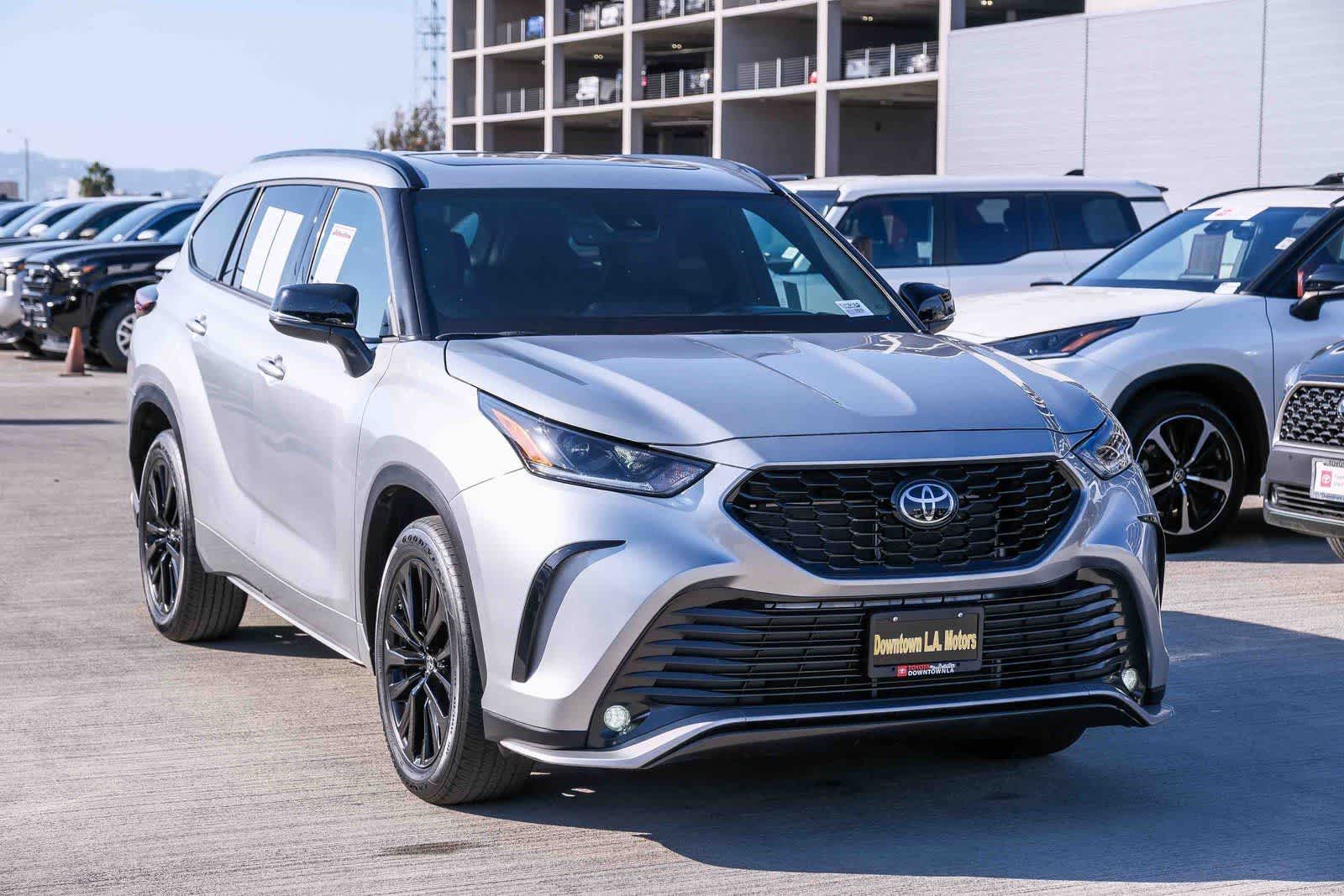 Thumbnail: 2025 Toyota Highlander - 3