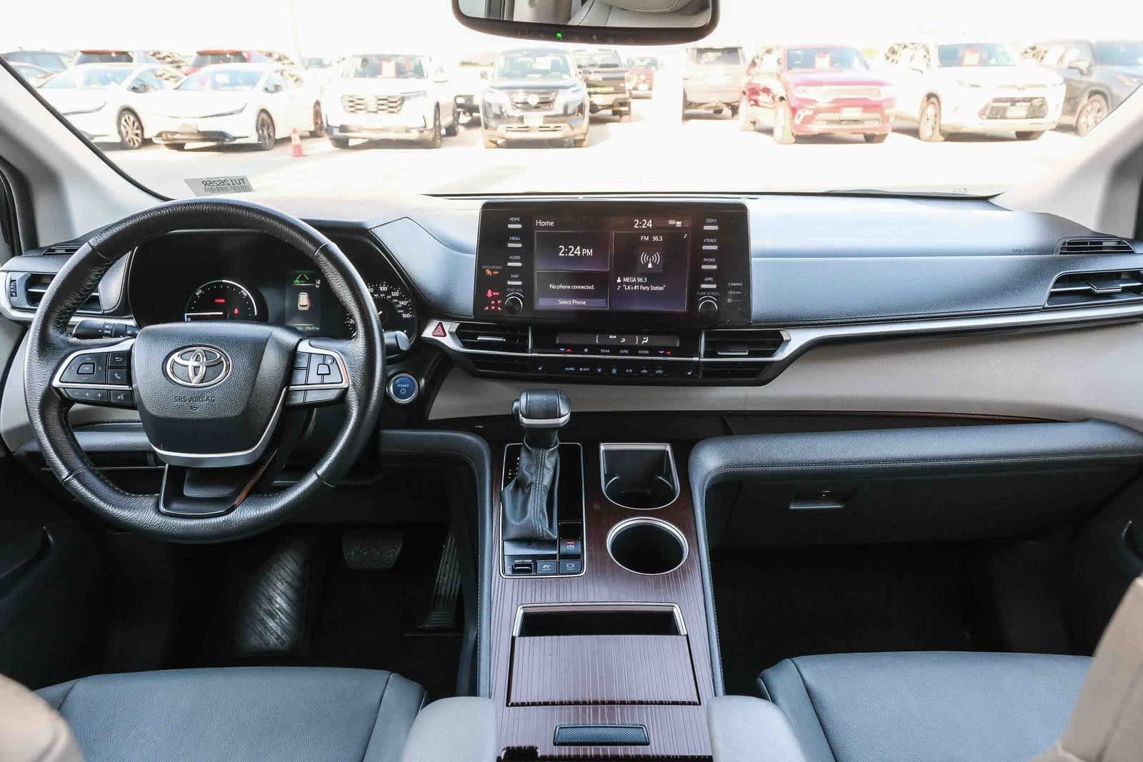 Thumbnail: 2024 Toyota Sienna - 12