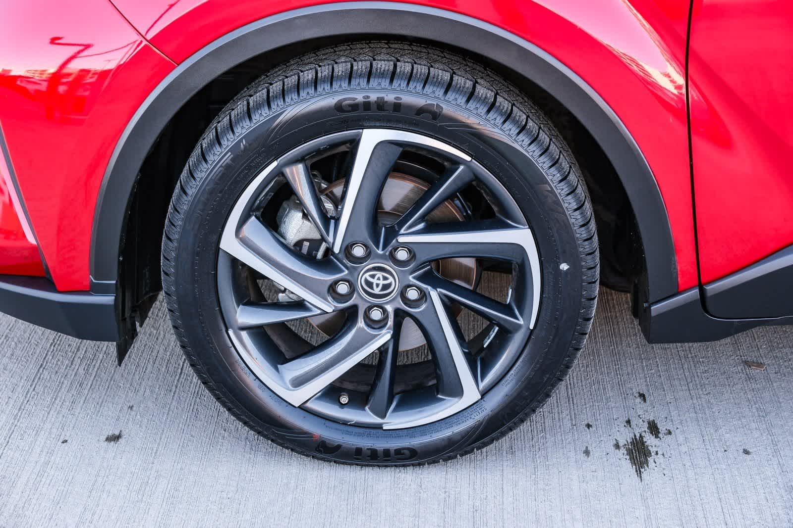 Thumbnail: 2022 Toyota C-HR - 10