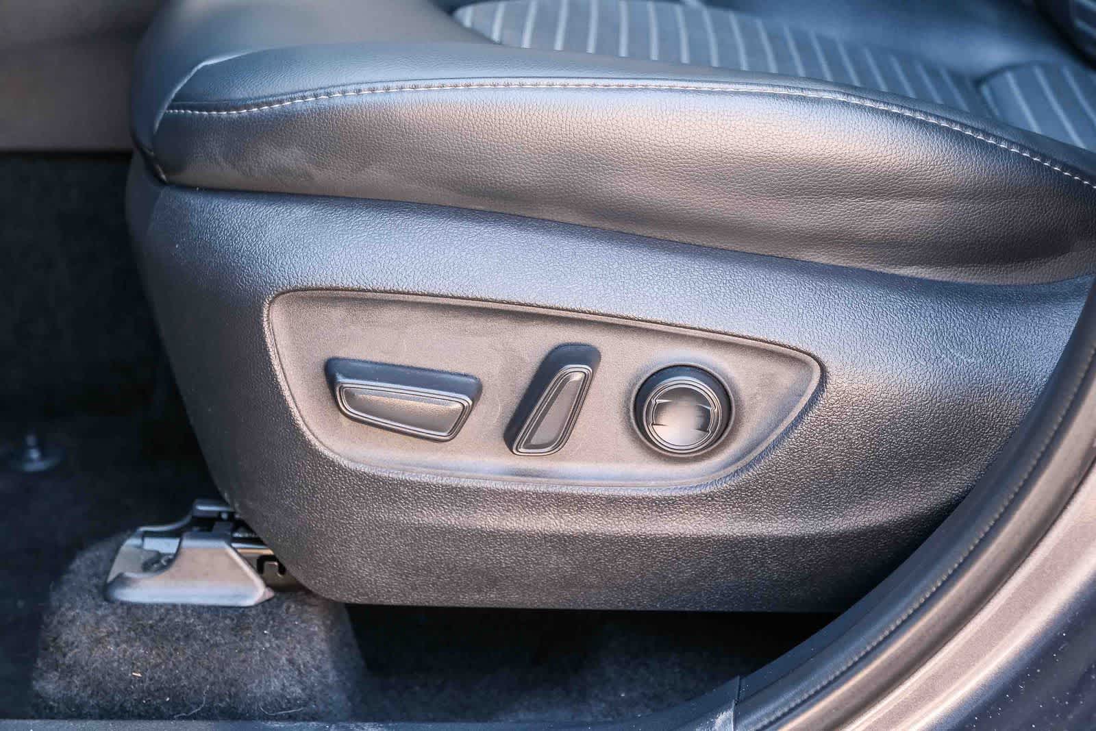 Thumbnail: 2025 Toyota Highlander - 23